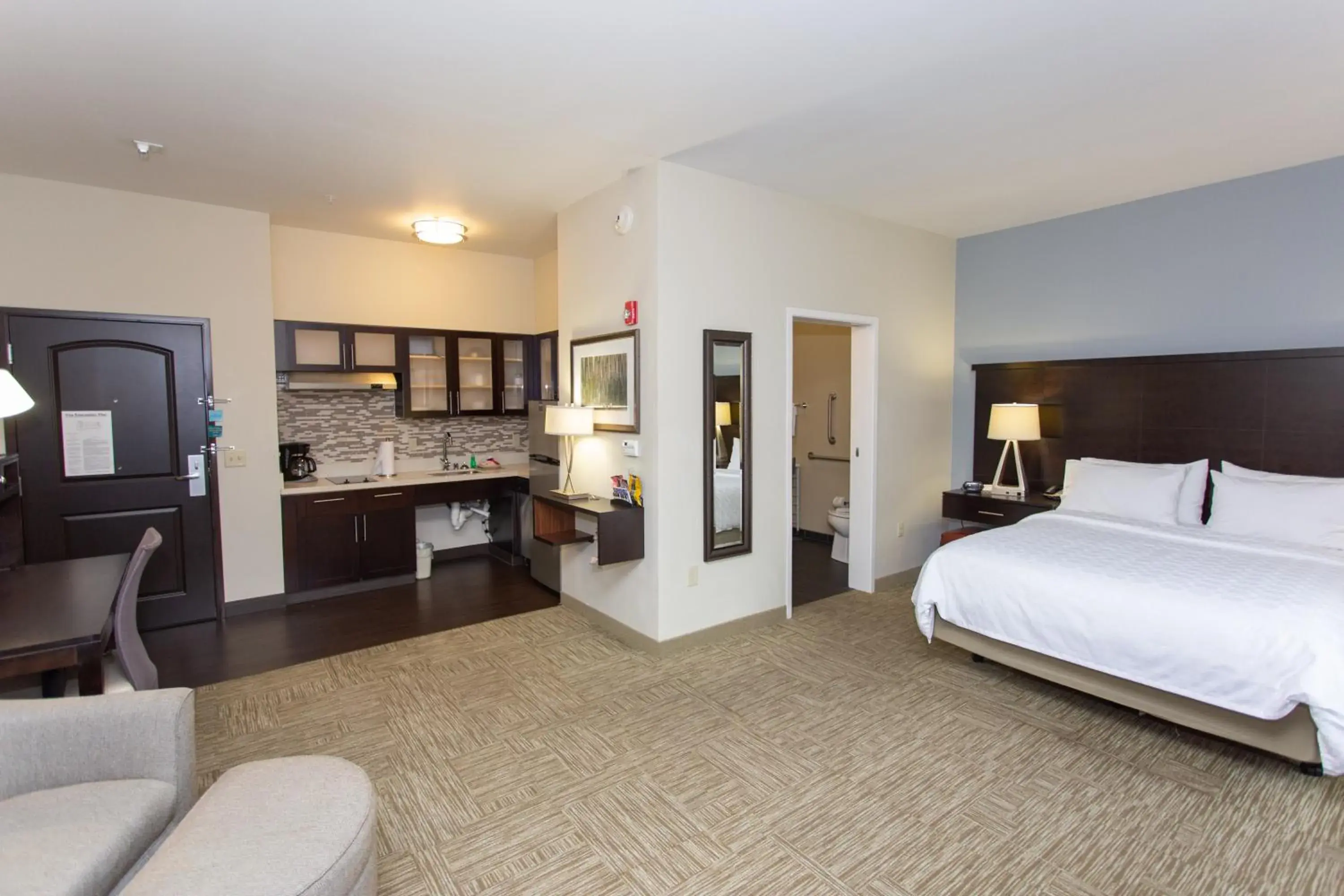 Photo of the whole room, Bed in Staybridge Suites Bowling Green by IHG Photo of the whole room, Bed in Staybridge Suites Bowling Green by IHG