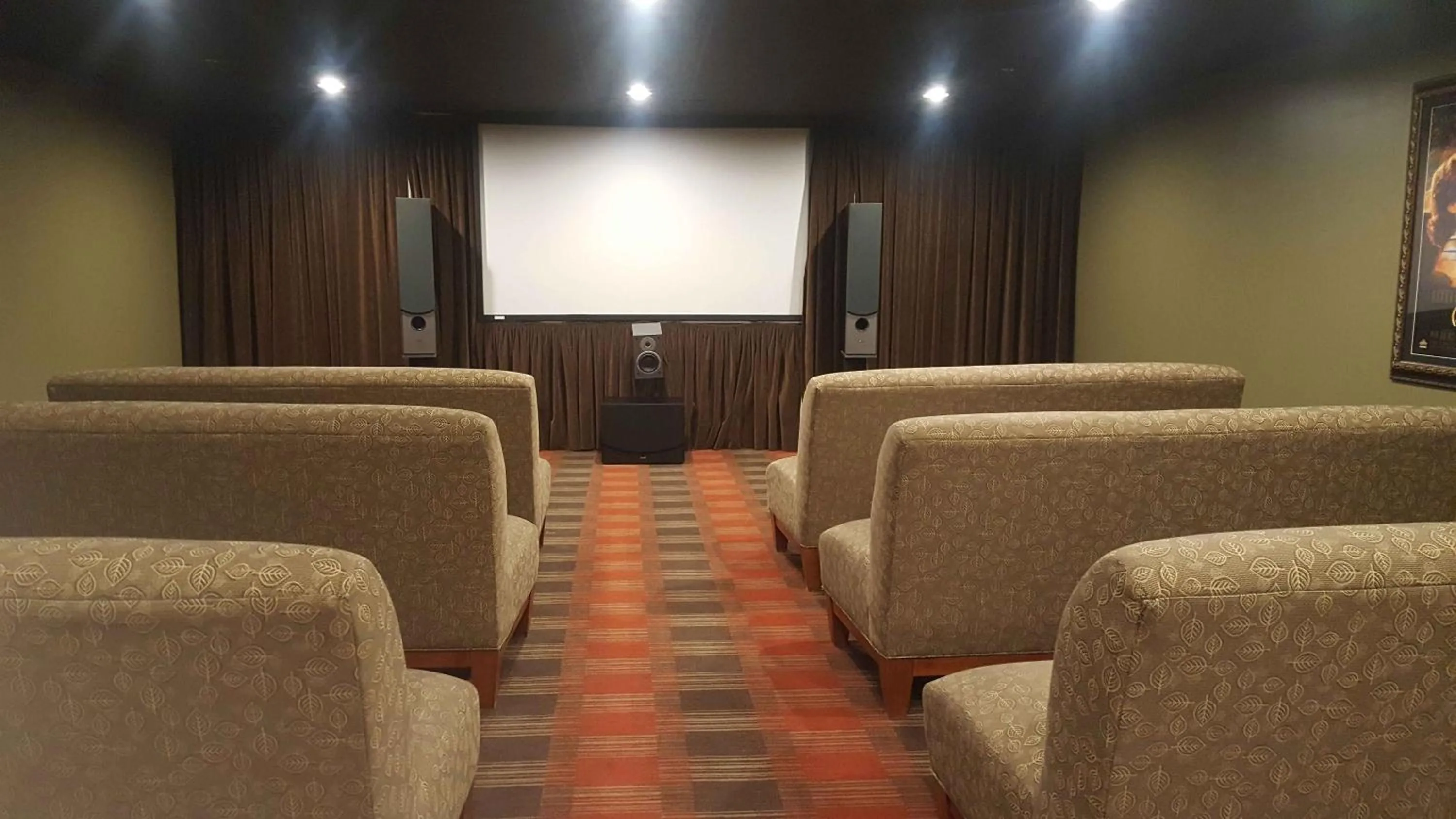 TV and multimedia in Raintree's The Miners Club Park City