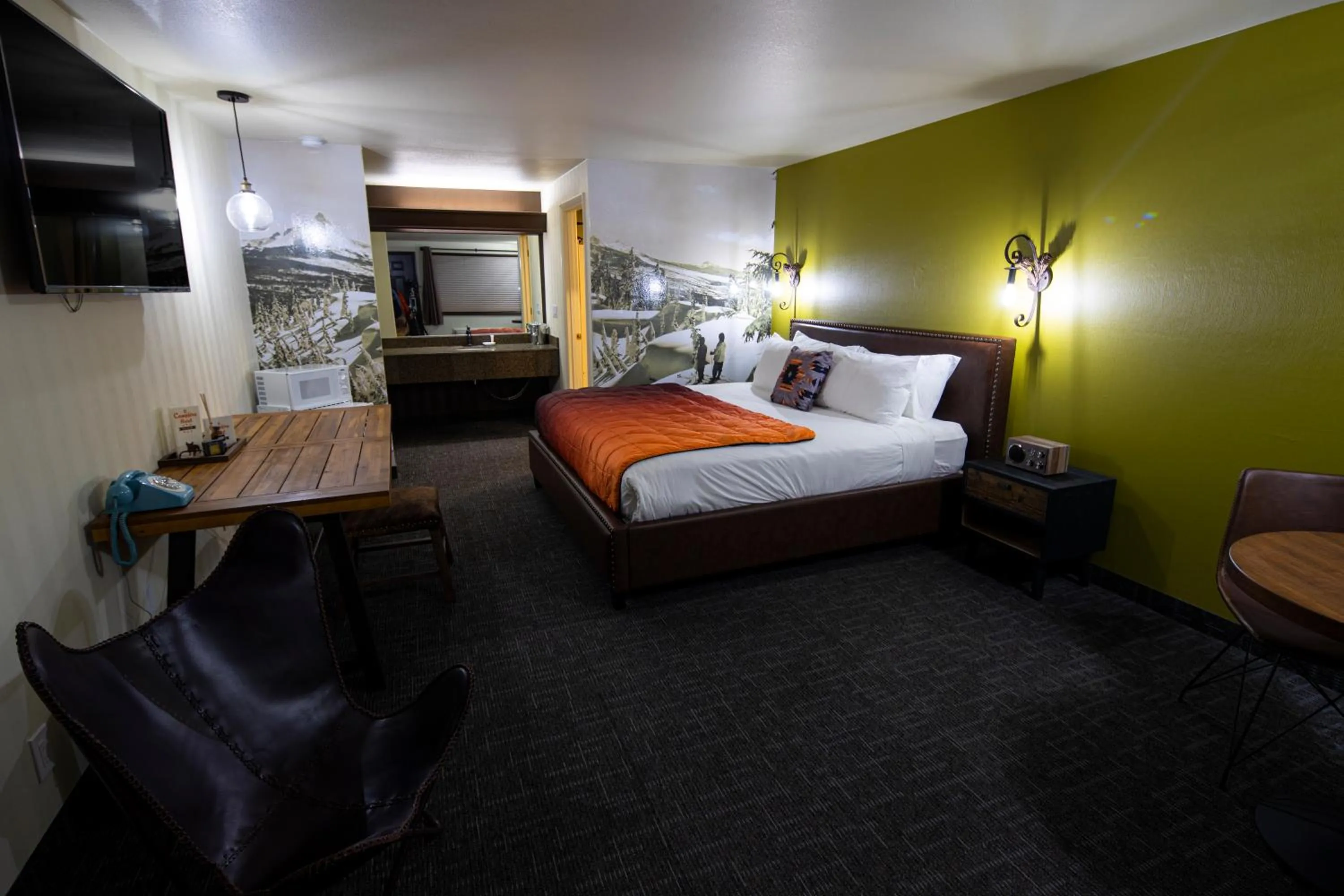 Bedroom, Bed in Campfire Hotel