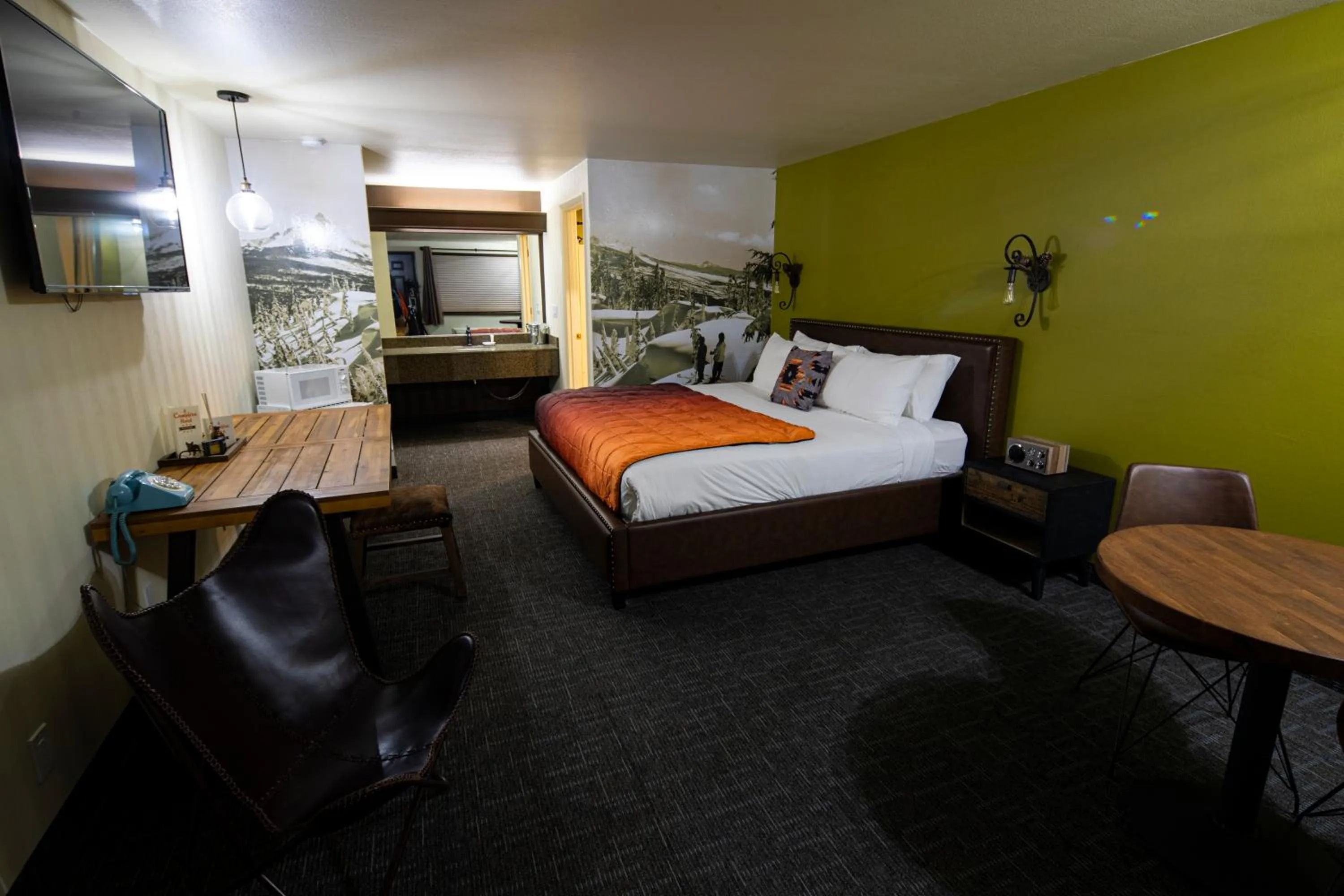 Bedroom, Bed in Campfire Hotel