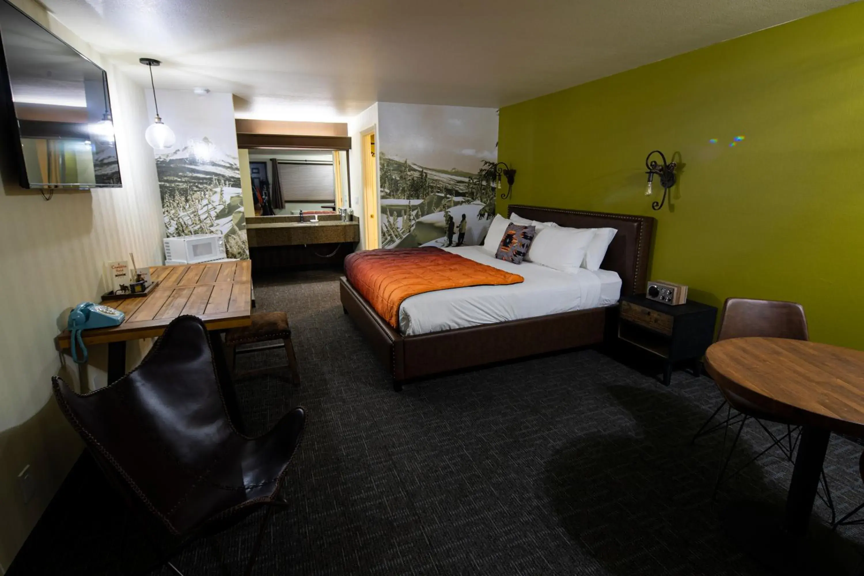 Campfire King Pet Friendly in Campfire Hotel Campfire King Pet Friendly in Campfire Hotel