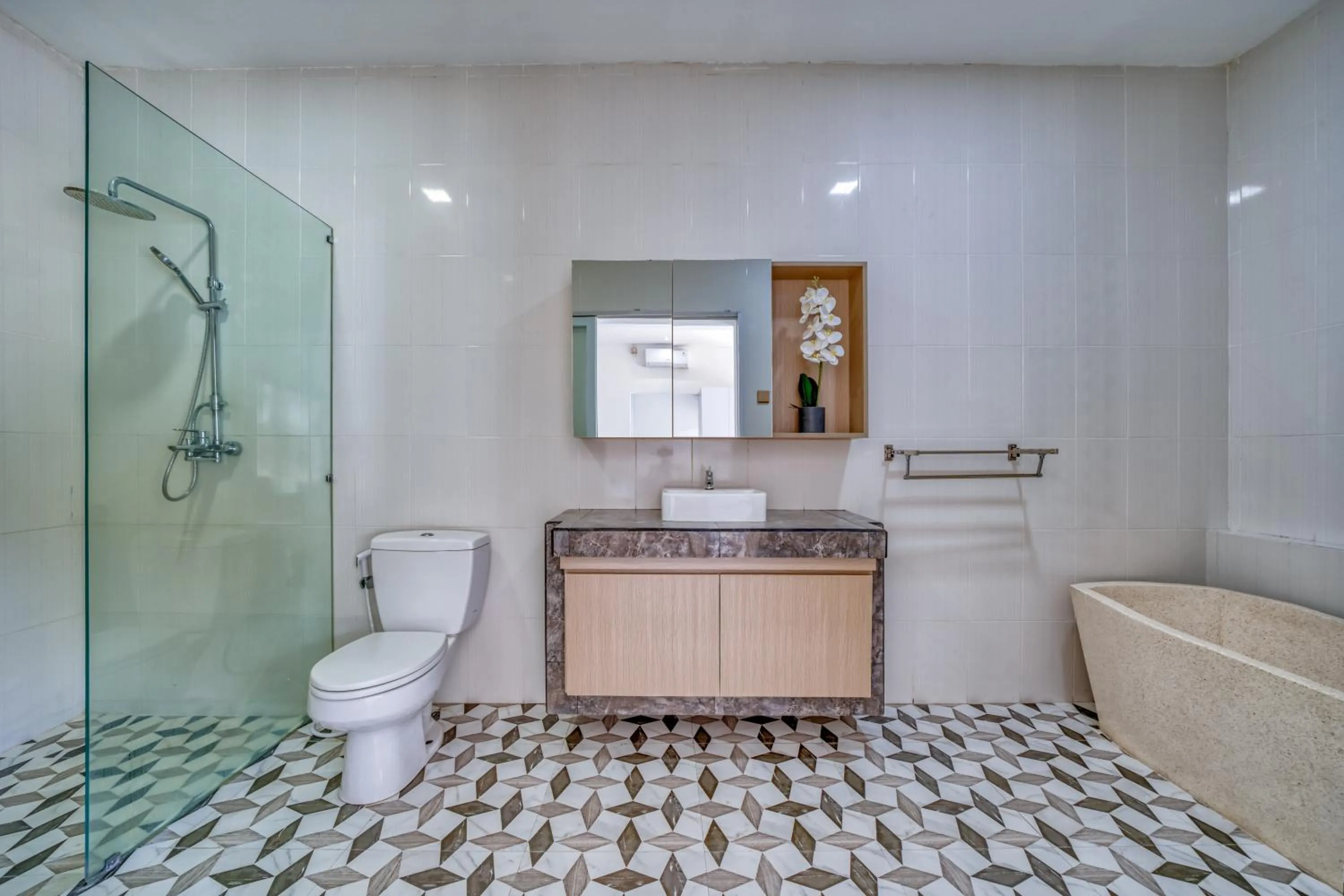 Shower in Cipta Hotel Uluwatu
