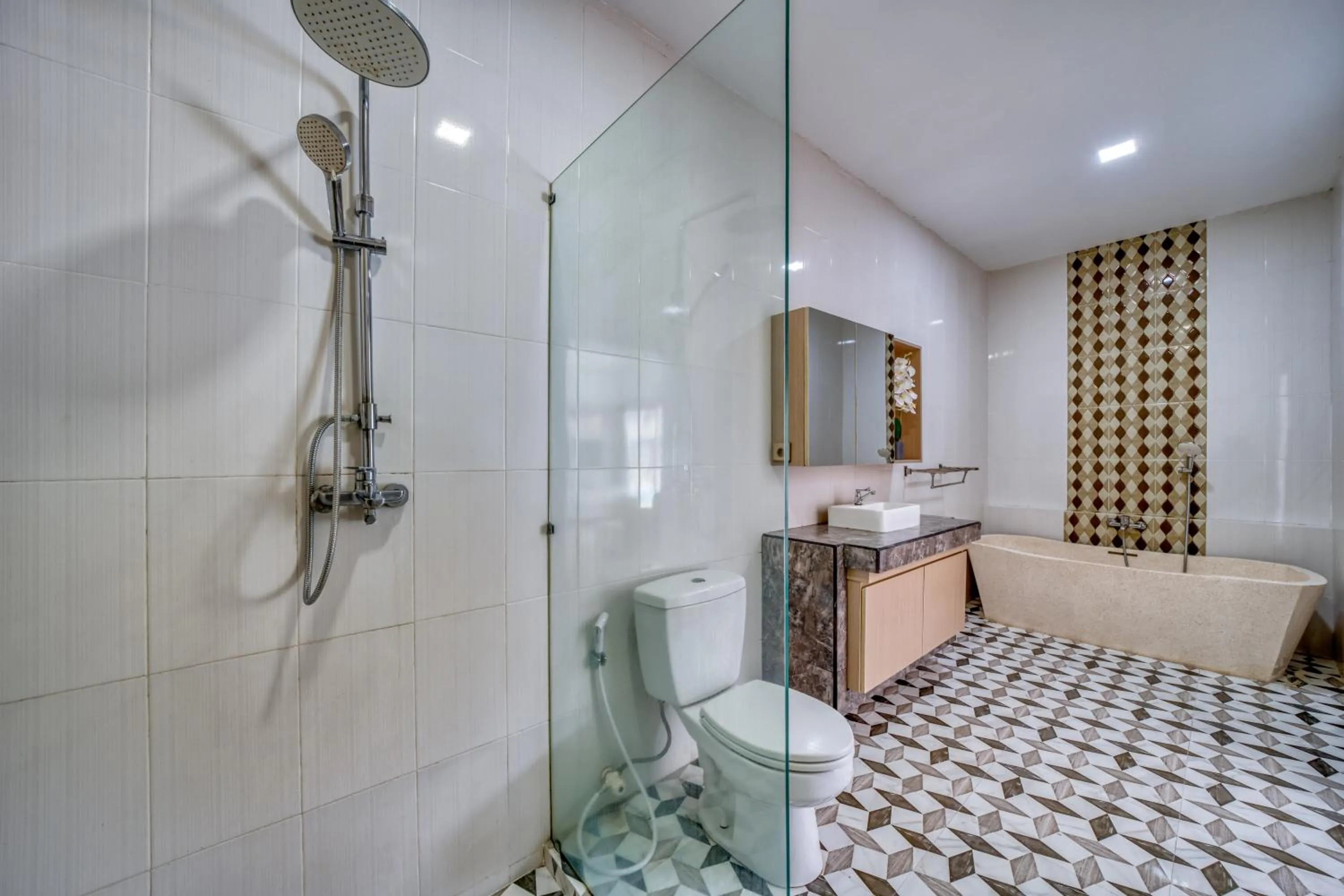 Shower in Cipta Hotel Uluwatu