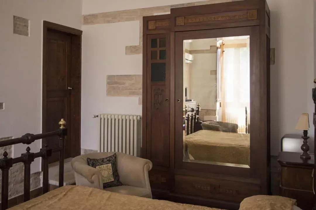 Queen Room in MASSERIA CITULO Il Pino grande Queen Room in MASSERIA CITULO Il Pino grande