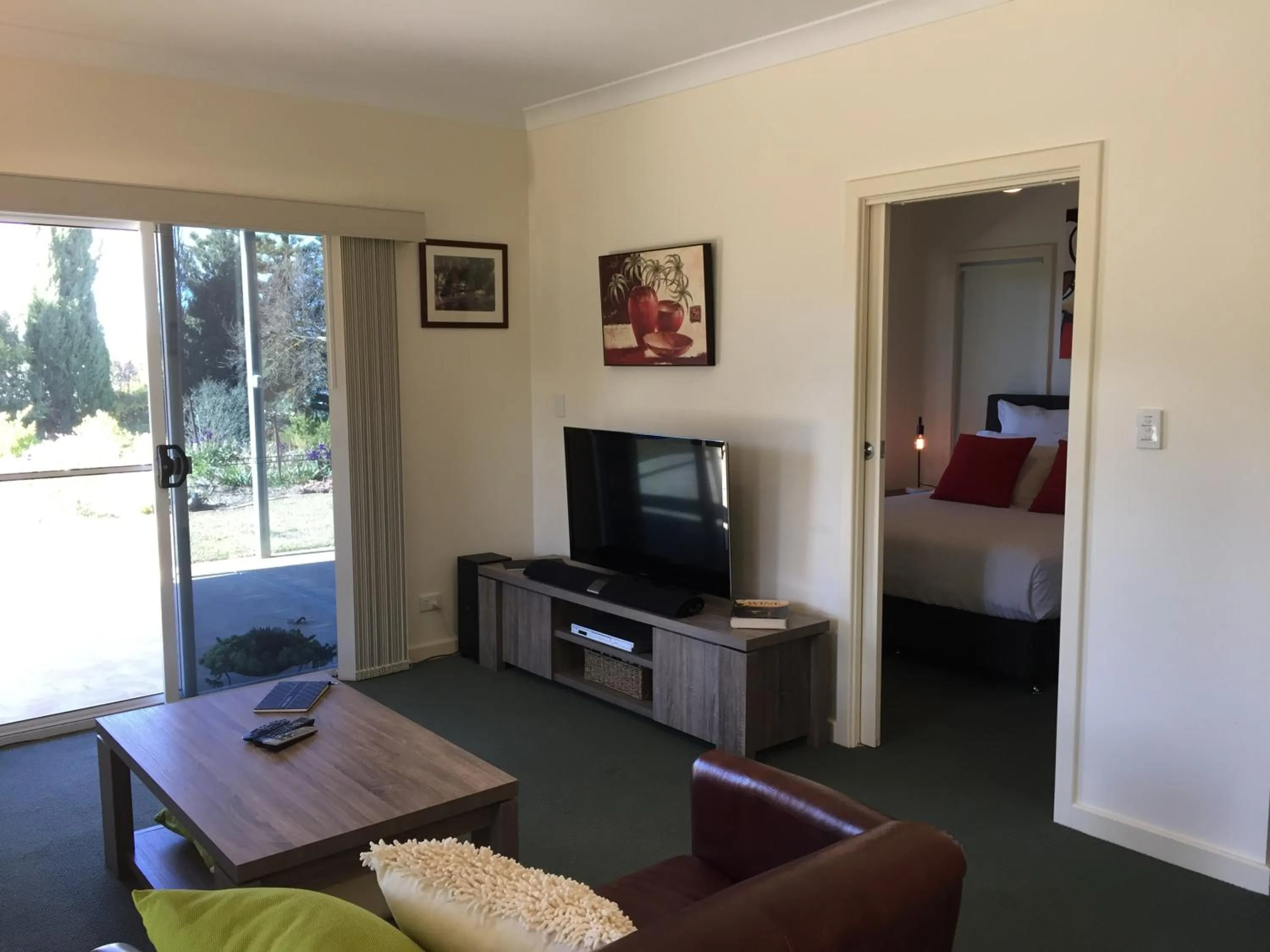 Living room in Lyreen's Apartment