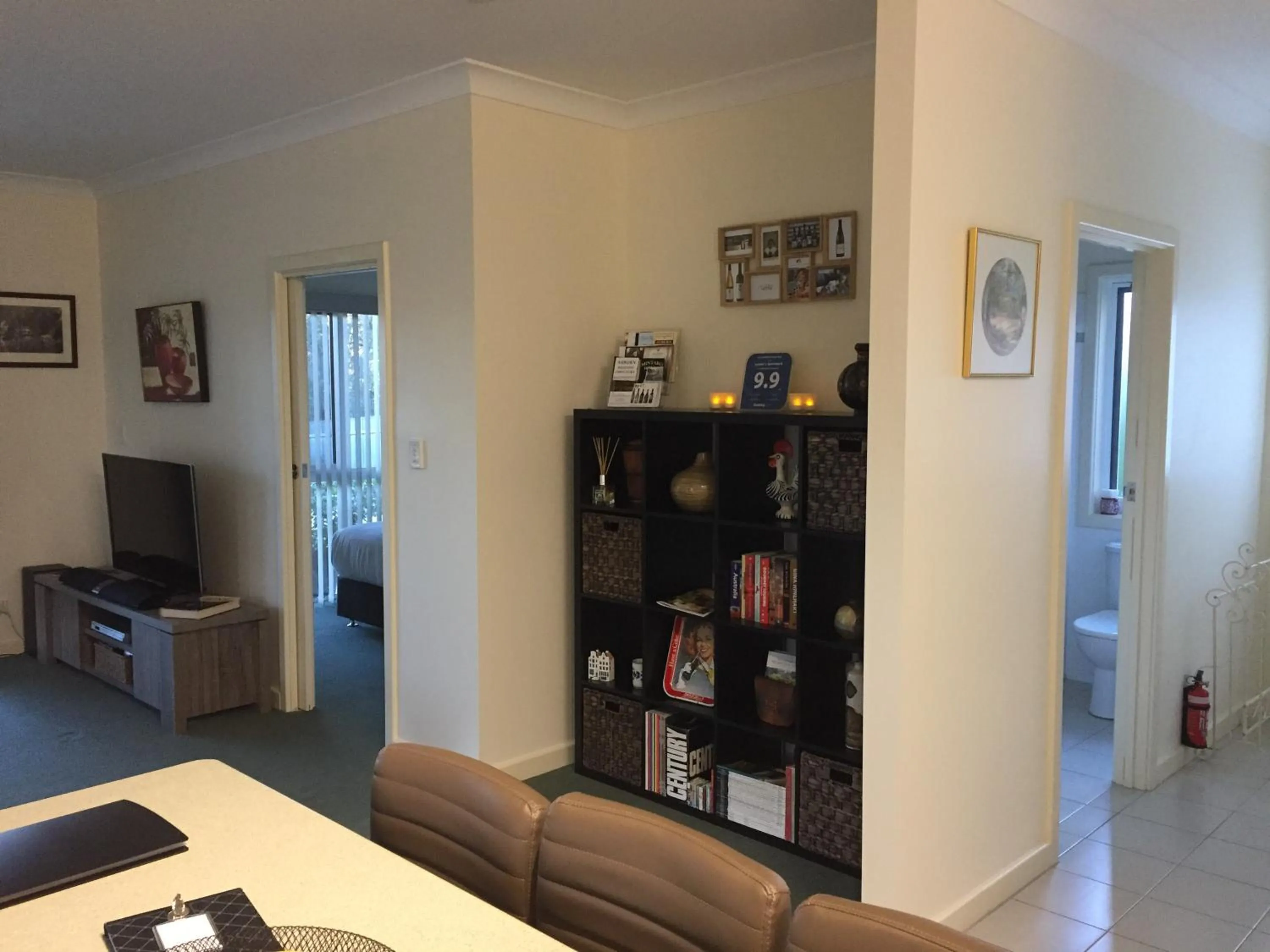 Living room in Lyreen's Apartment