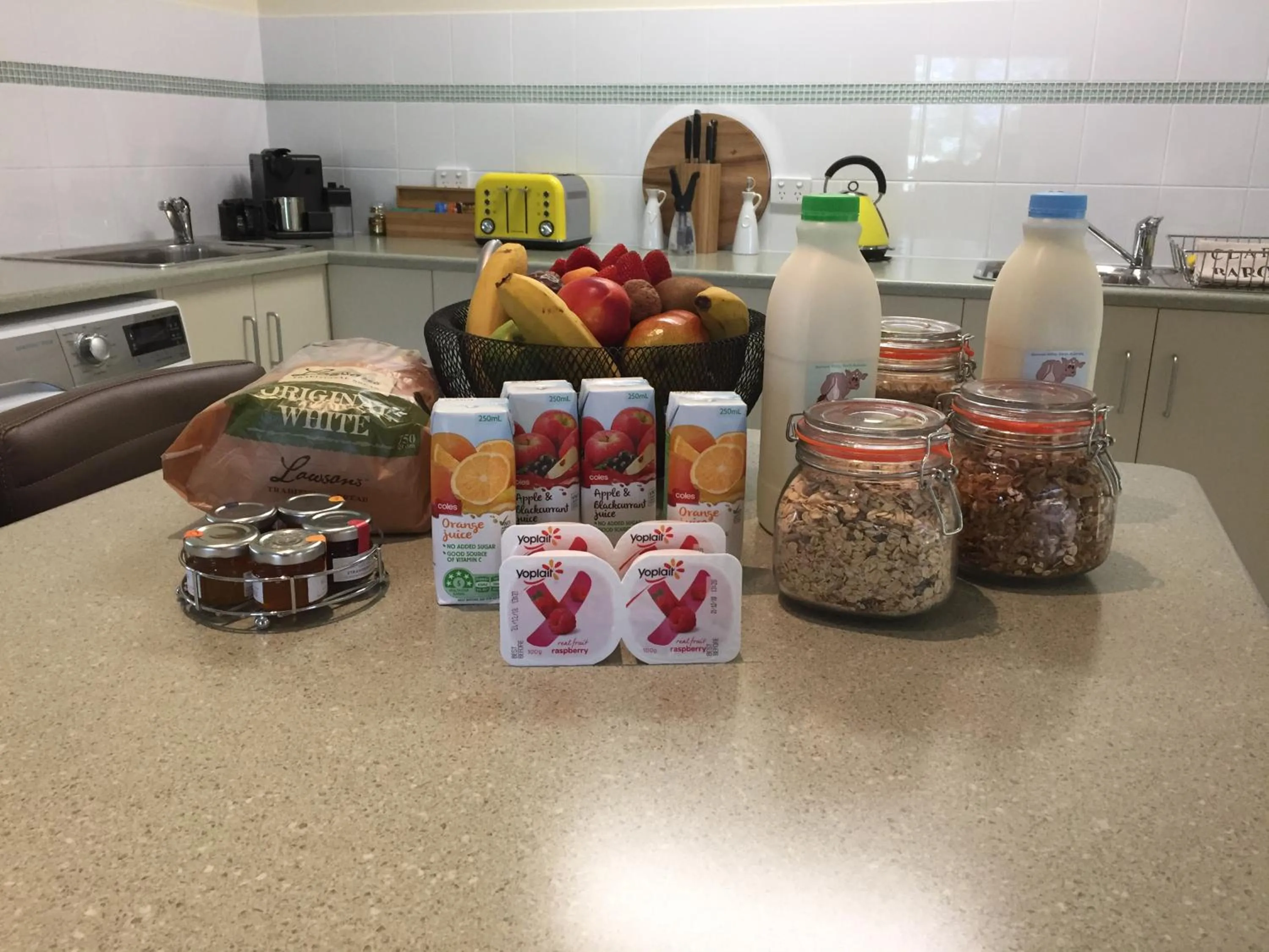 Continental breakfast in Lyreen's Apartment