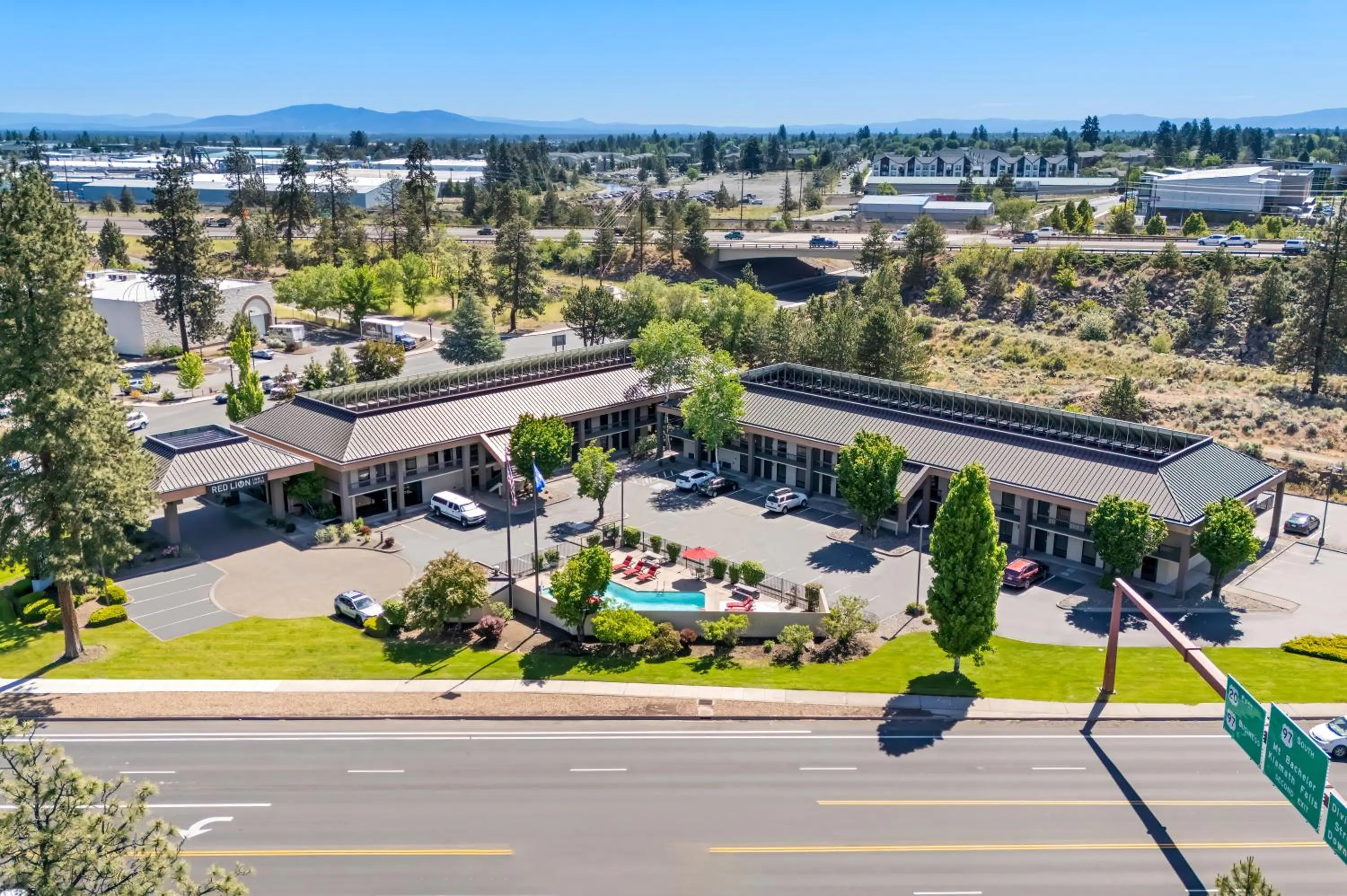 Bird's eye view in Red Lion Inn & Suites Deschutes River - Bend