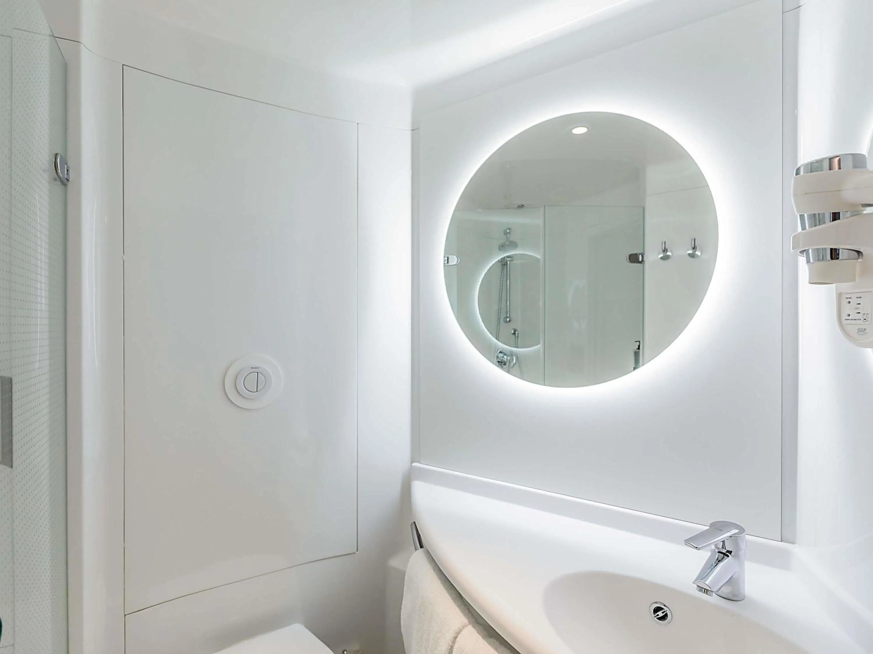 Bedroom in Hotel ibis Lisboa Alfragide