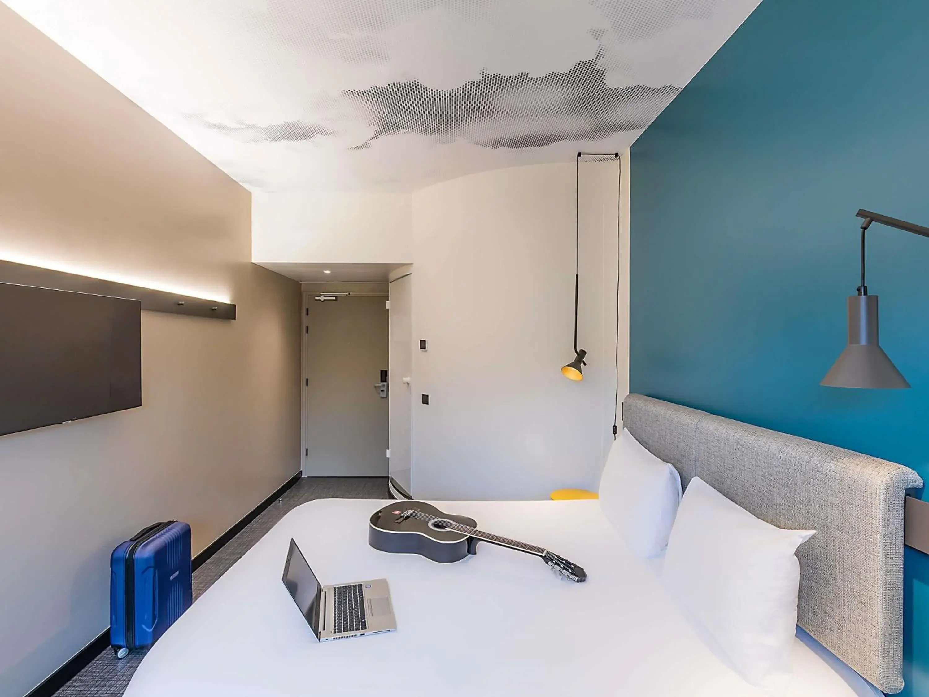 Bedroom, Bed in Hotel ibis Lisboa Alfragide Bedroom, Bed in Hotel ibis Lisboa Alfragide