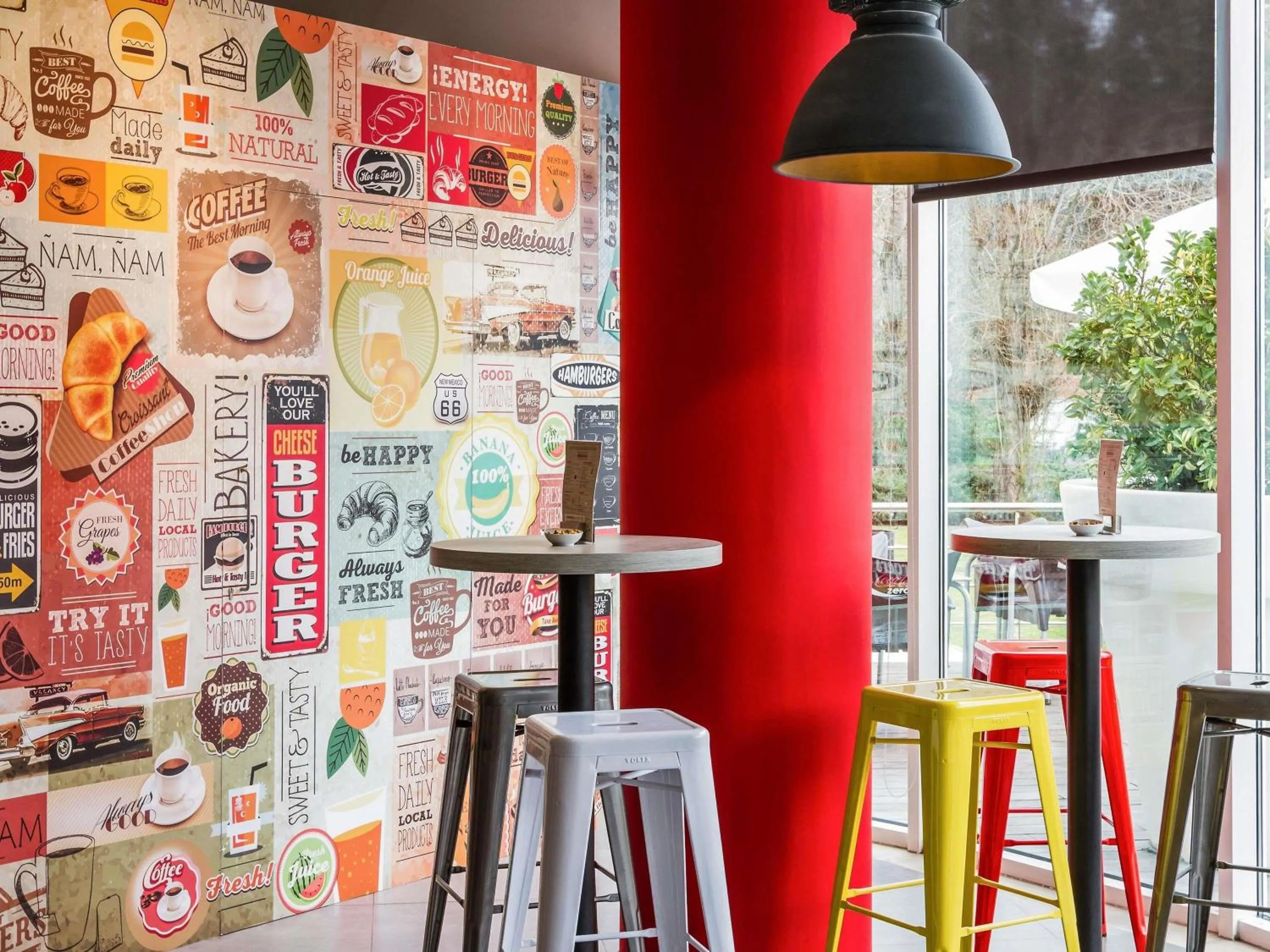 Lounge or bar in Hotel ibis Lisboa Alfragide