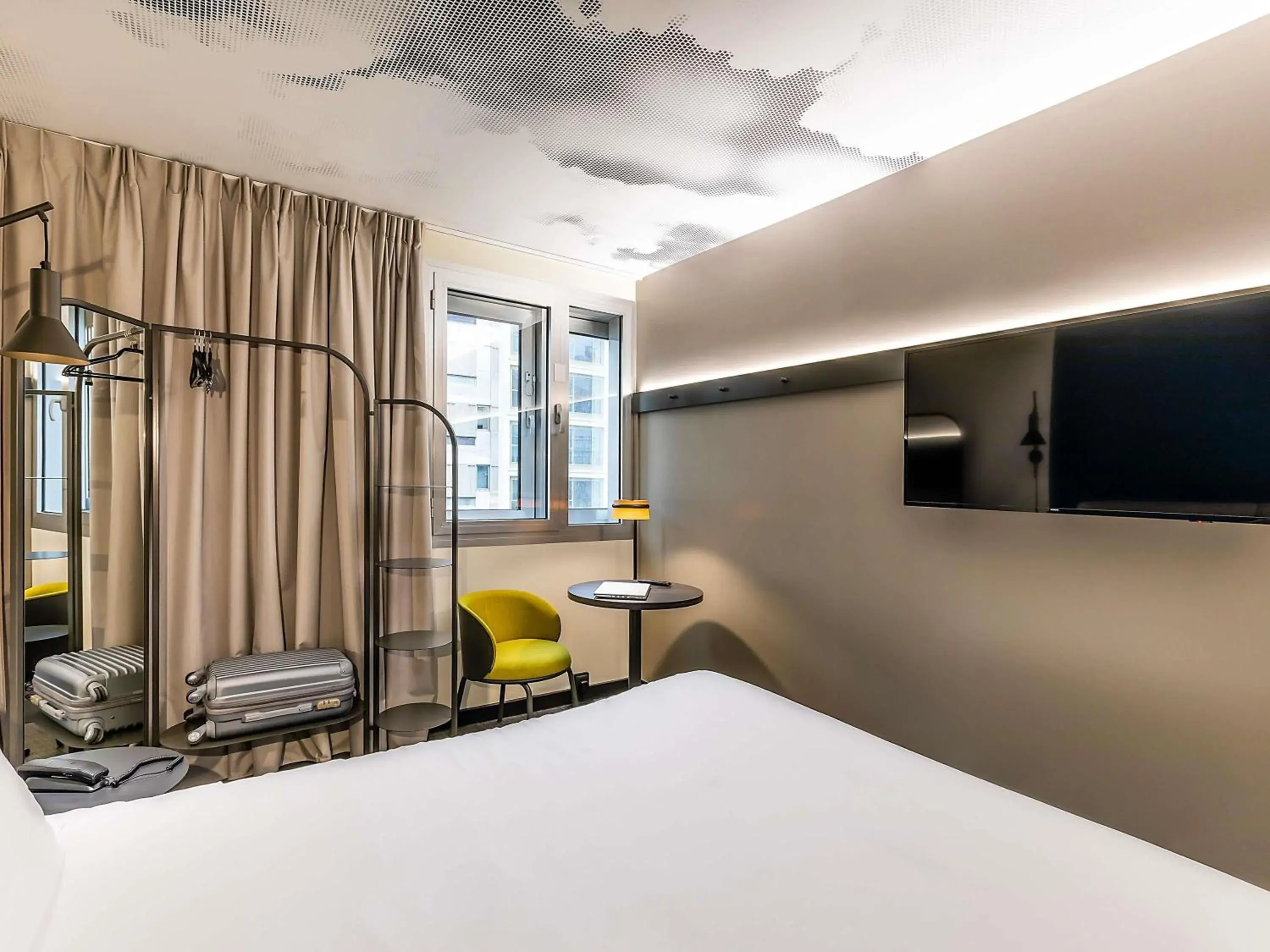 Bedroom, Bed in Hotel ibis Lisboa Alfragide Bedroom, Bed in Hotel ibis Lisboa Alfragide