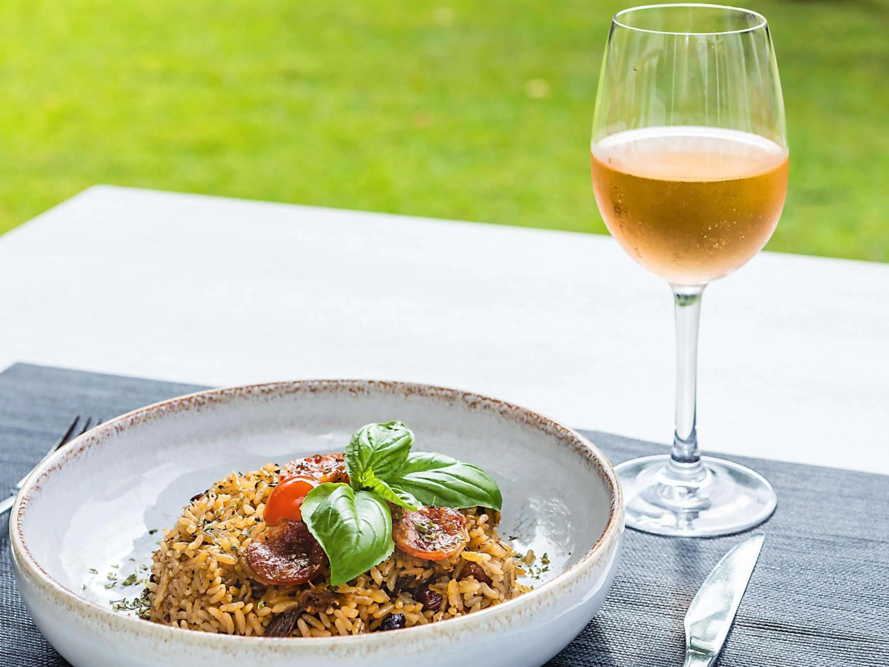 Restaurant/places to eat in Hotel ibis Lisboa Alfragide