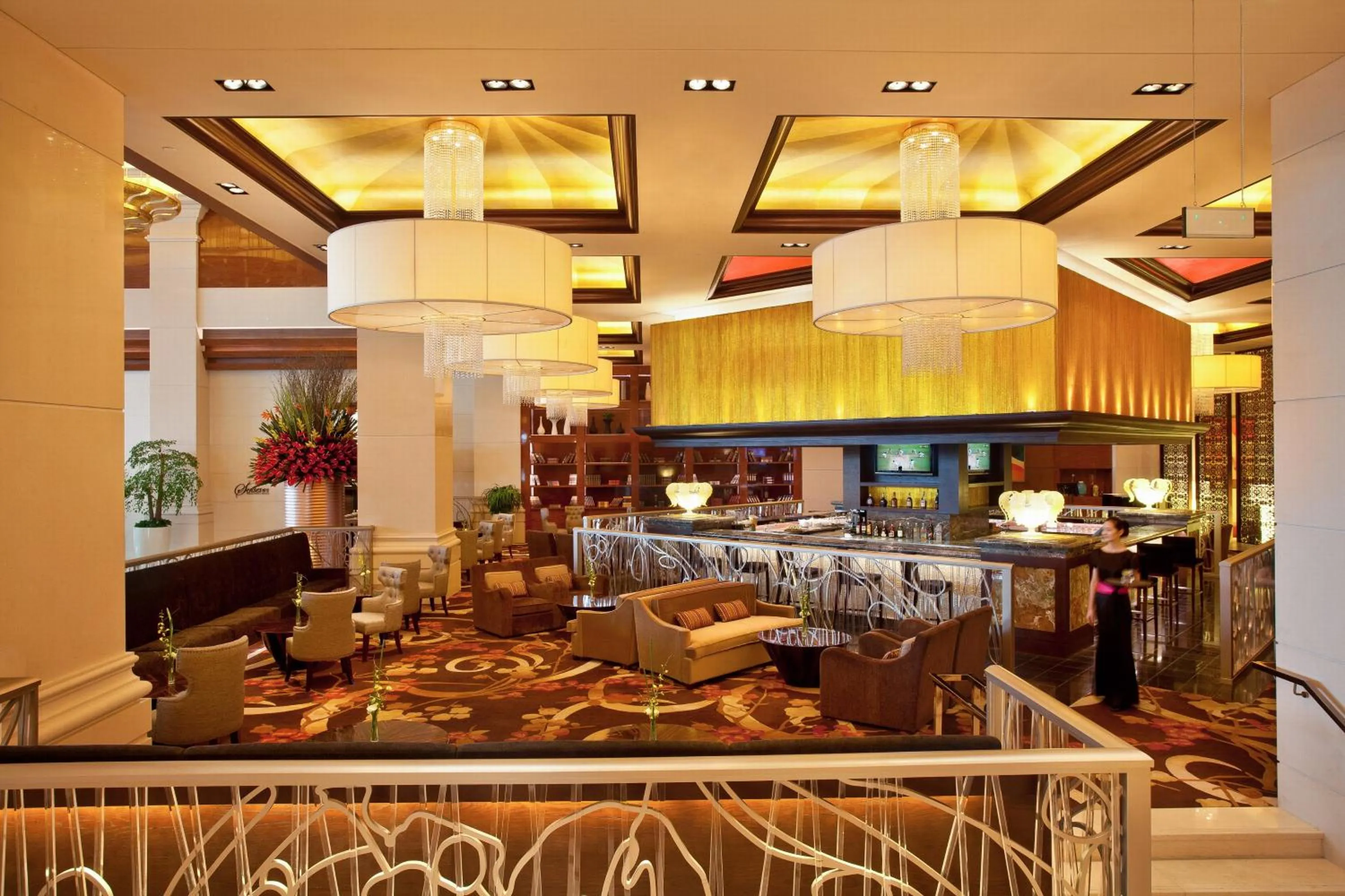 Lounge or bar in InterContinental Wuxi by IHG