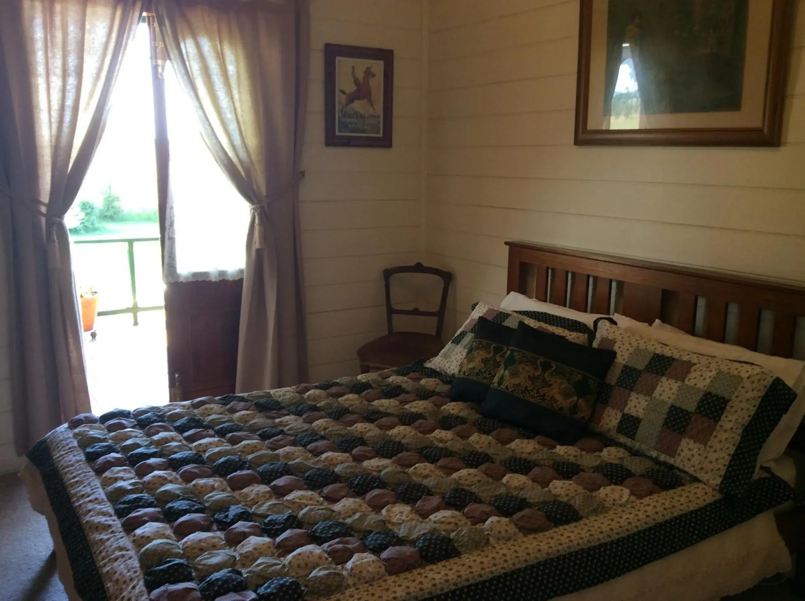 Queen Room in Butterfly Farm Bed and Breakfast Nirranda Queen Room in Butterfly Farm Bed and Breakfast Nirranda