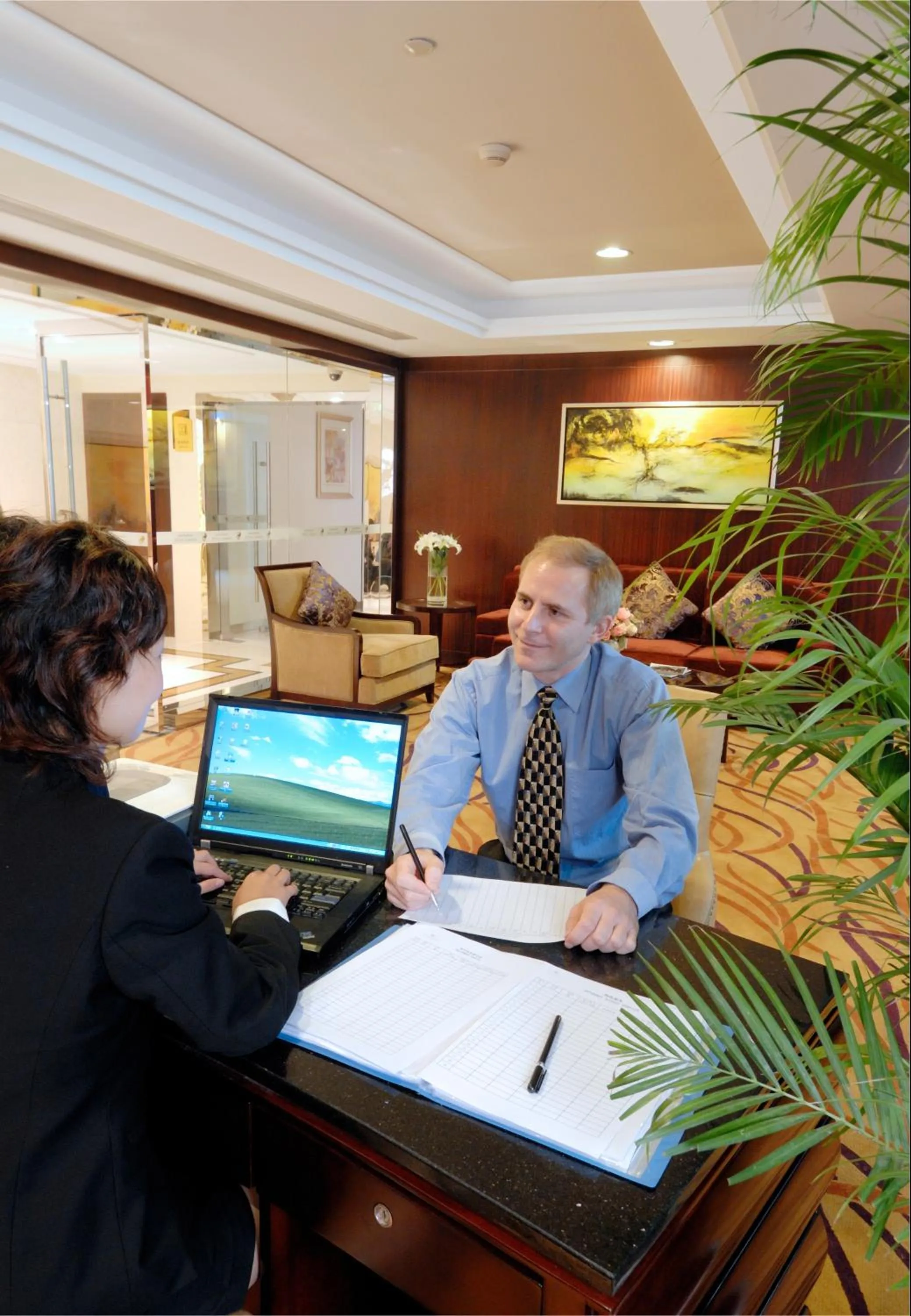 Business facilities in Golden Eagle Summit Hotel (Downtown)