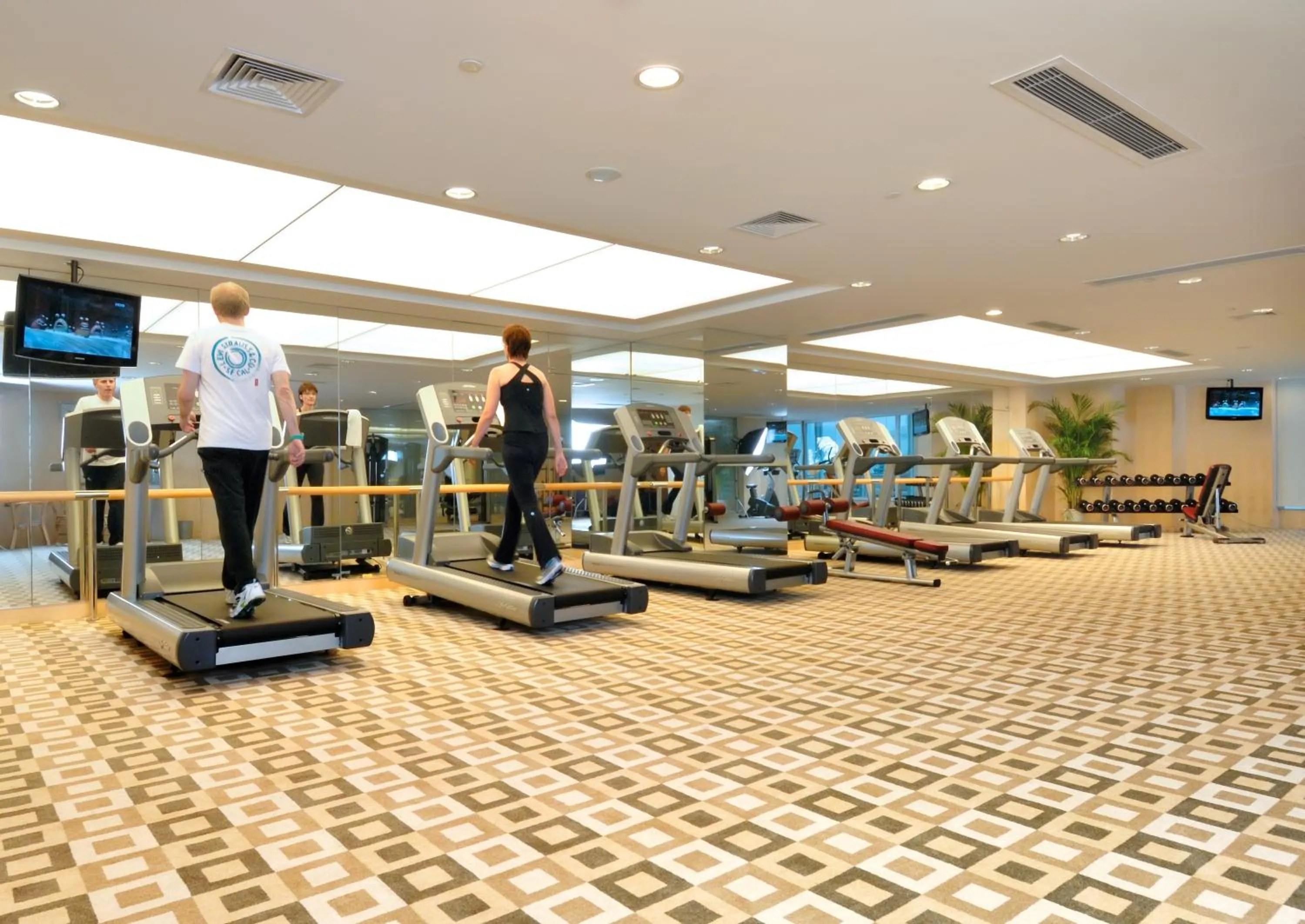 Fitness centre/facilities in Golden Eagle Summit Hotel (Downtown)