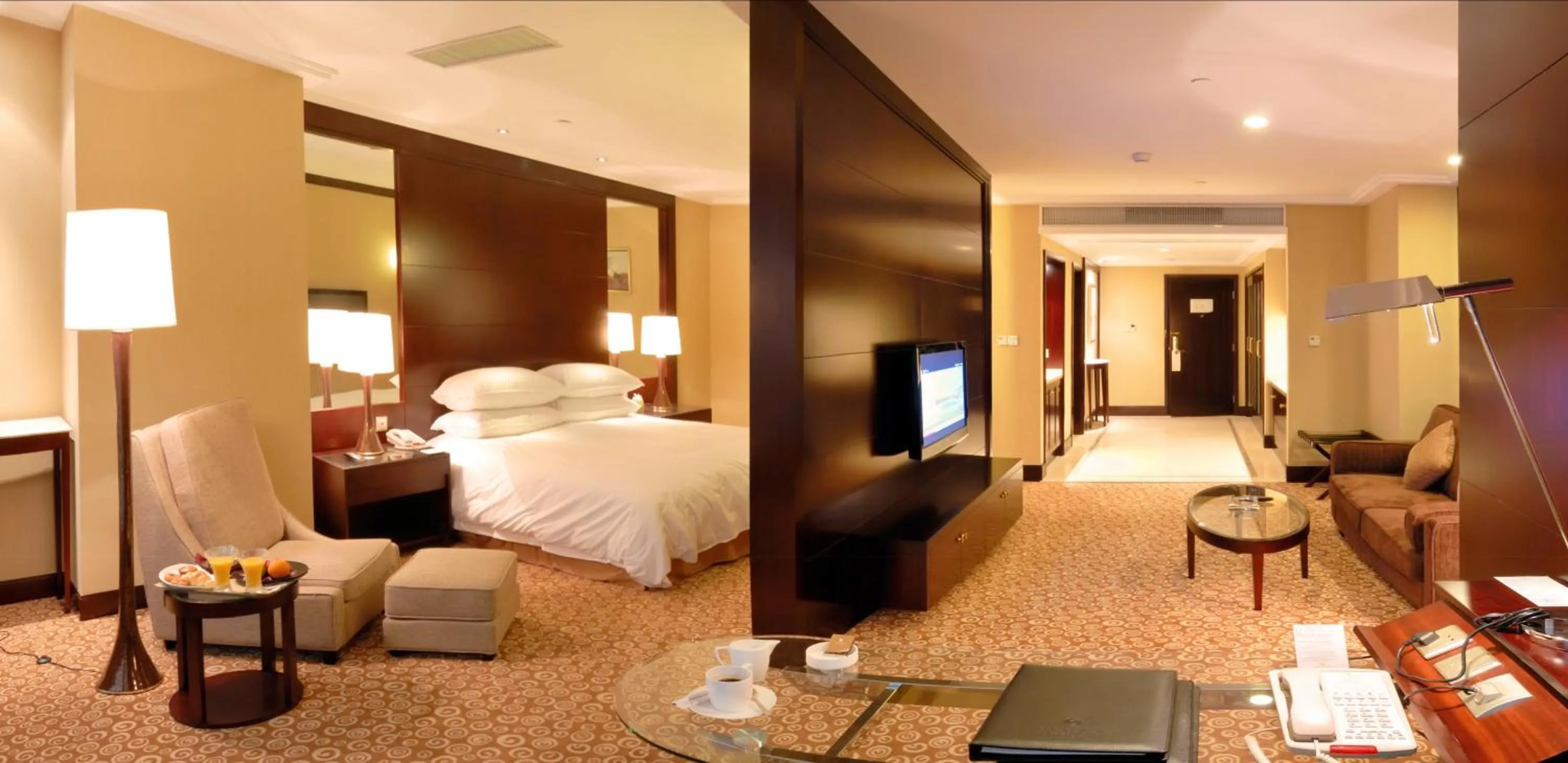 Golden Eagle Summit Hotel Downtown