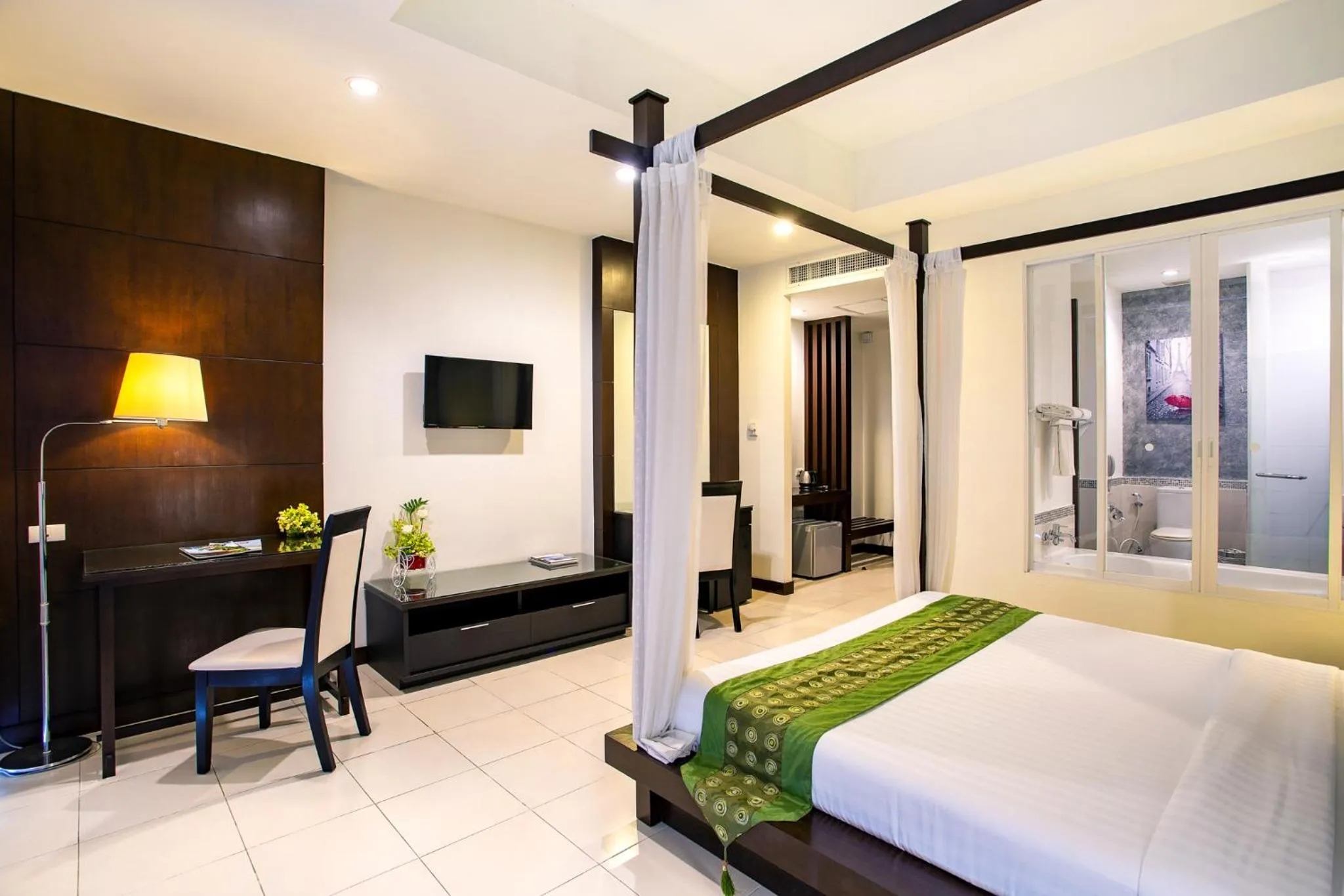 Photo of the whole room, Bed in The Palmery Resort