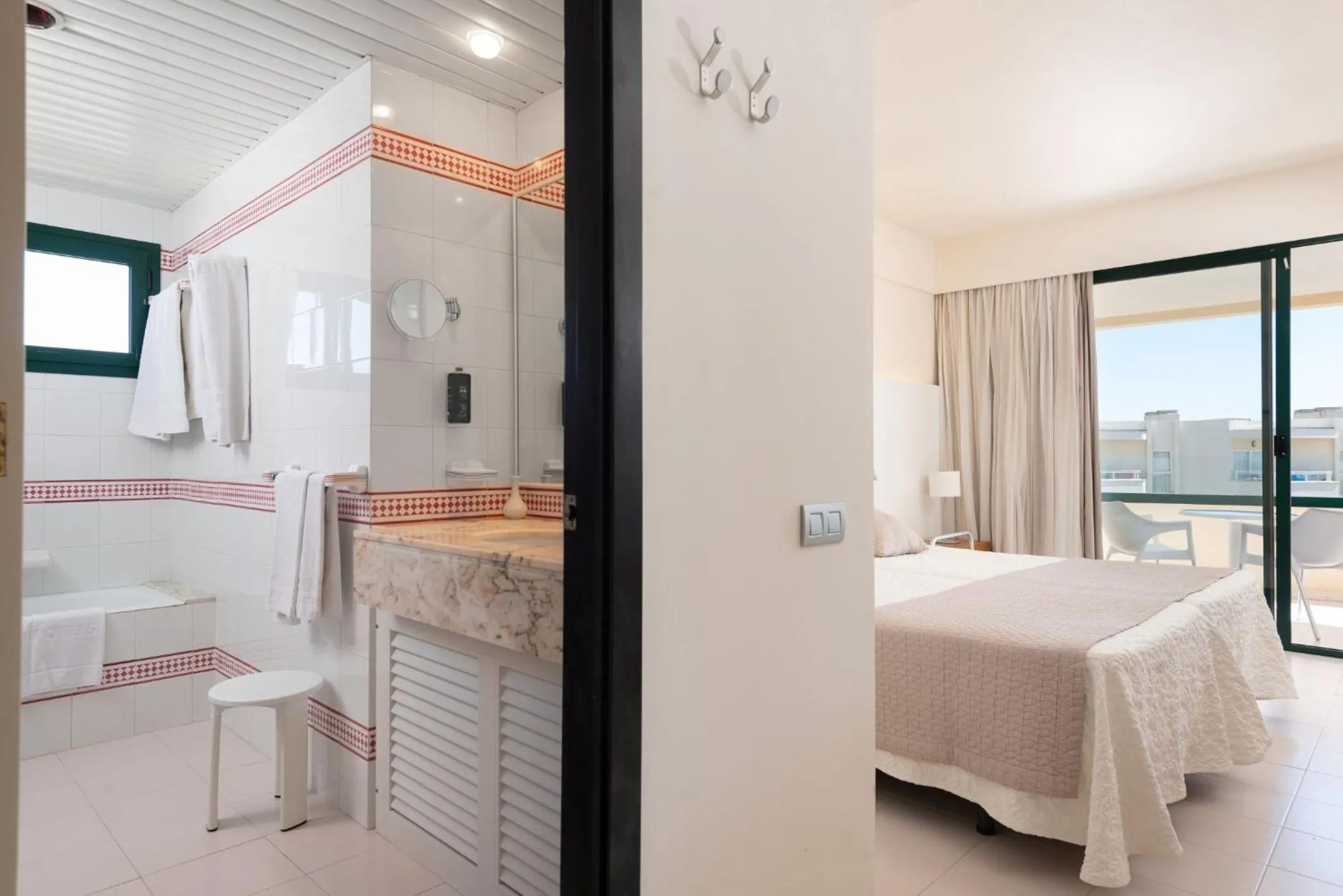 Toilet, Bed in Welikehotel Marfil Playa