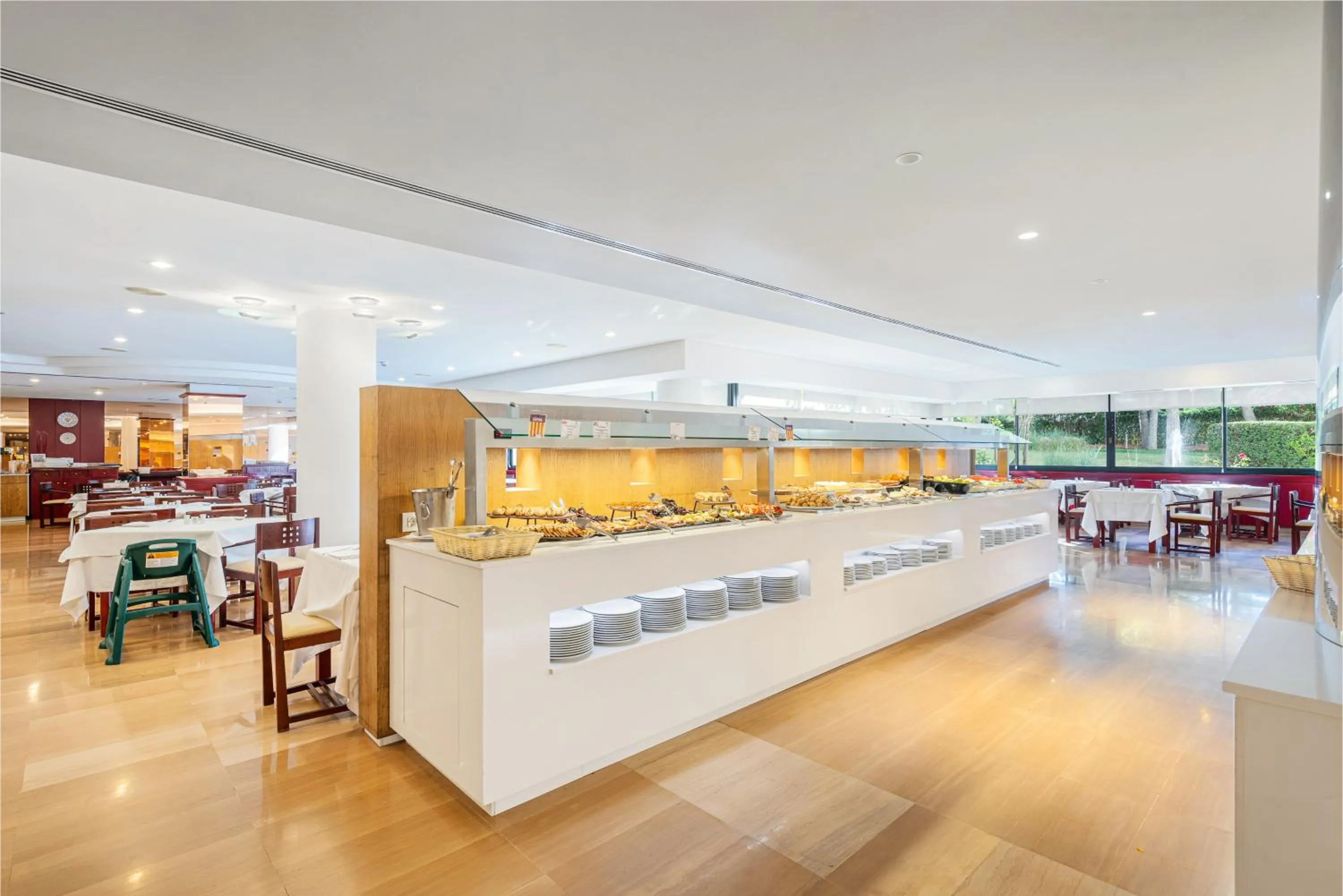 Restaurant/places to eat in Welikehotel Marfil Playa