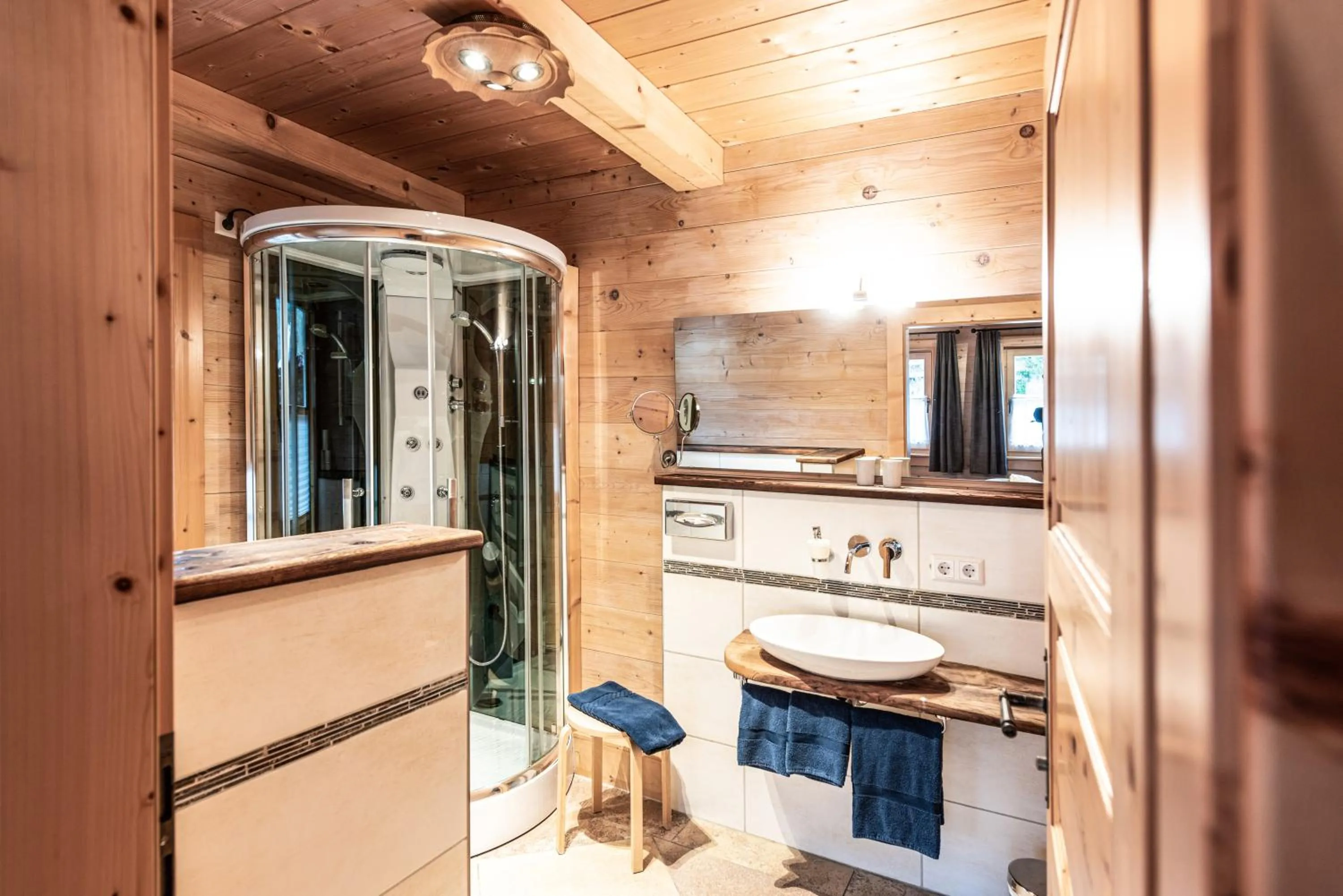 Bathroom in Chalets & Apartments Beim Waicher zwischen Salzburg und Chiemsee