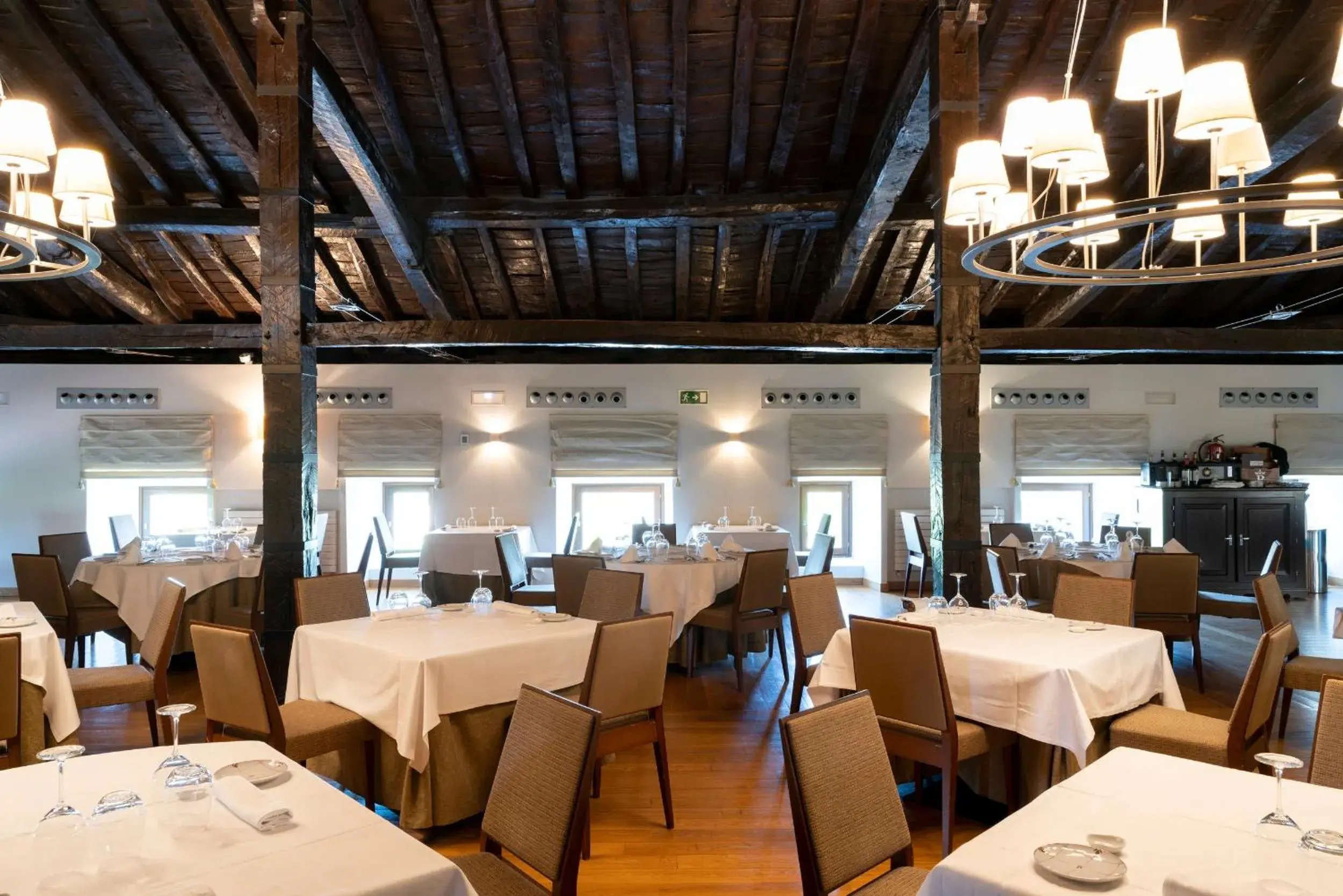 Restaurant/places to eat in Parador de Argómaniz Restaurant/places to eat in Parador de Argómaniz