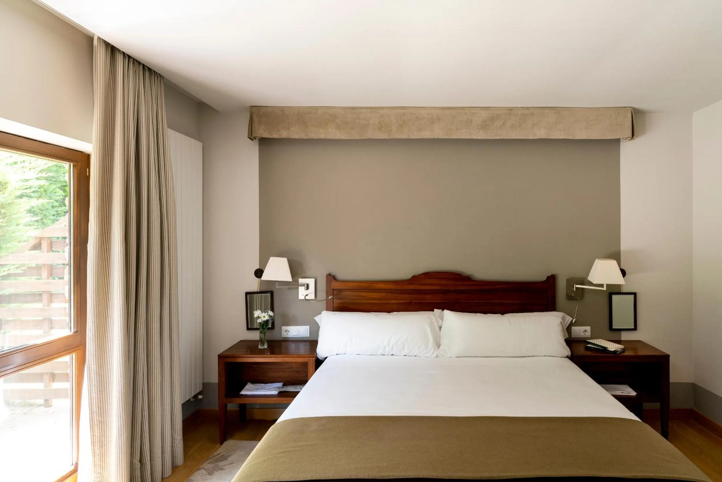 Photo of the whole room, Bed in Parador de Argómaniz