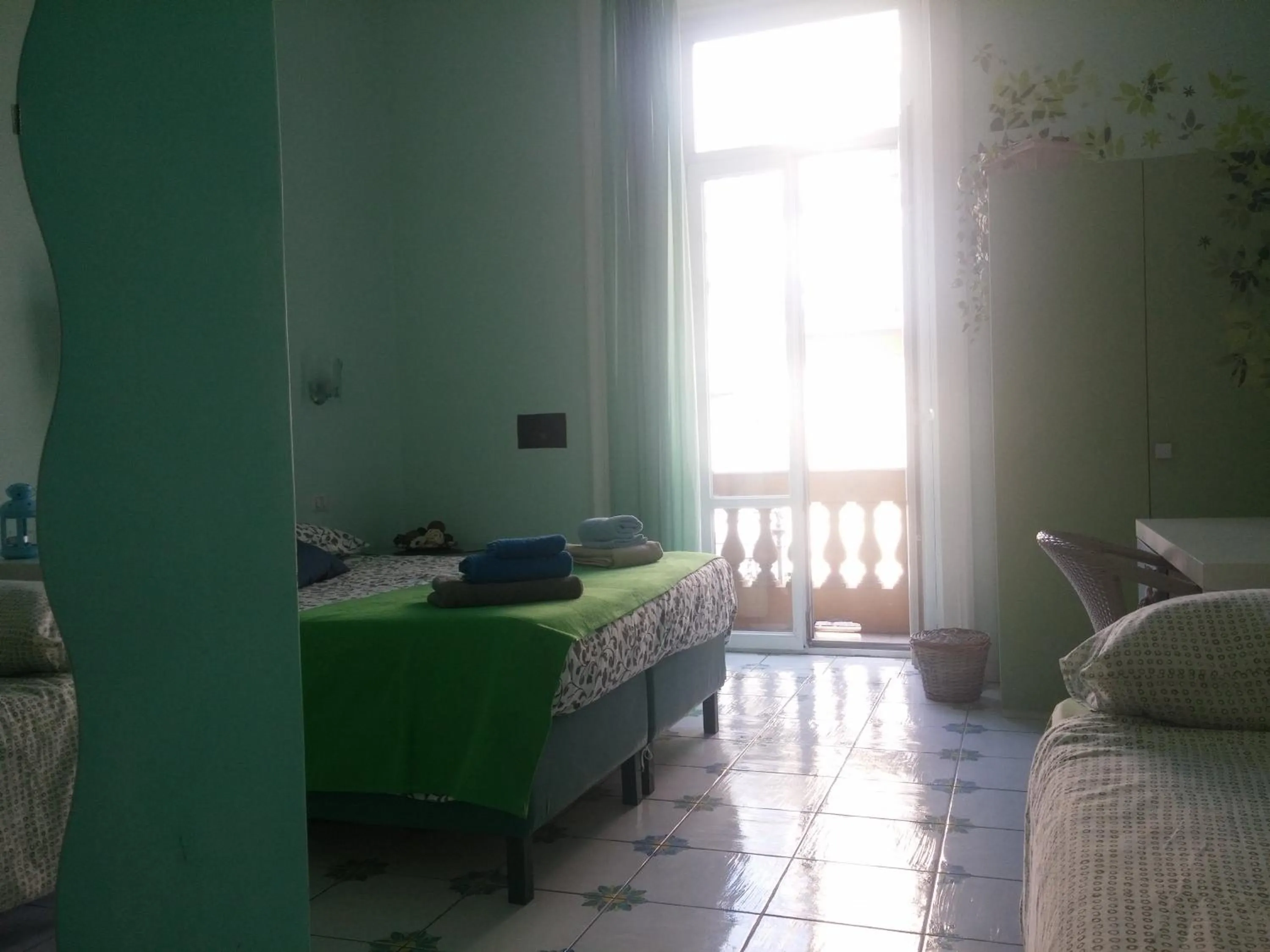 Photo of the whole room, Bed in Viaggio a Napoli B&B