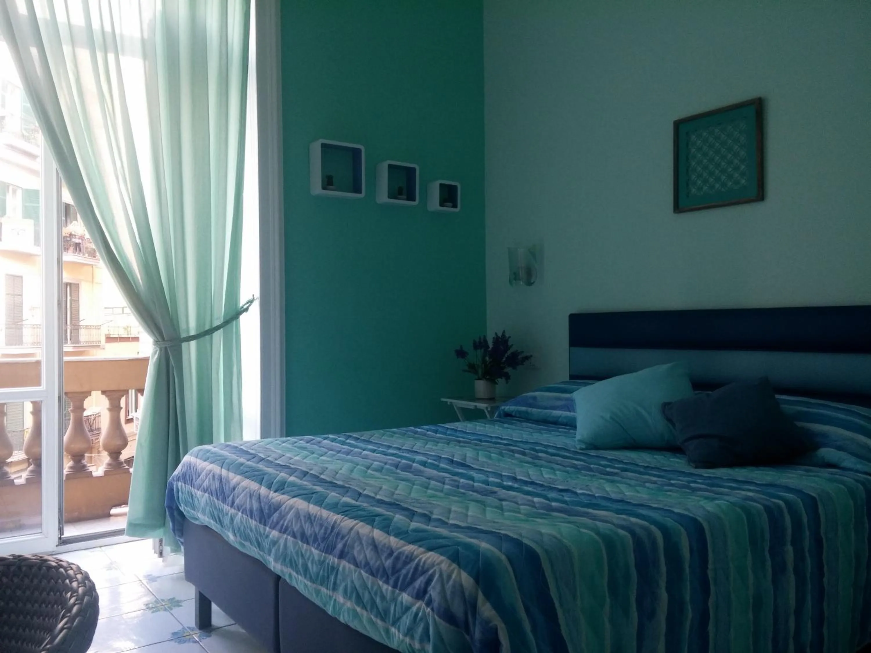 Photo of the whole room, Bed in Viaggio a Napoli B&B