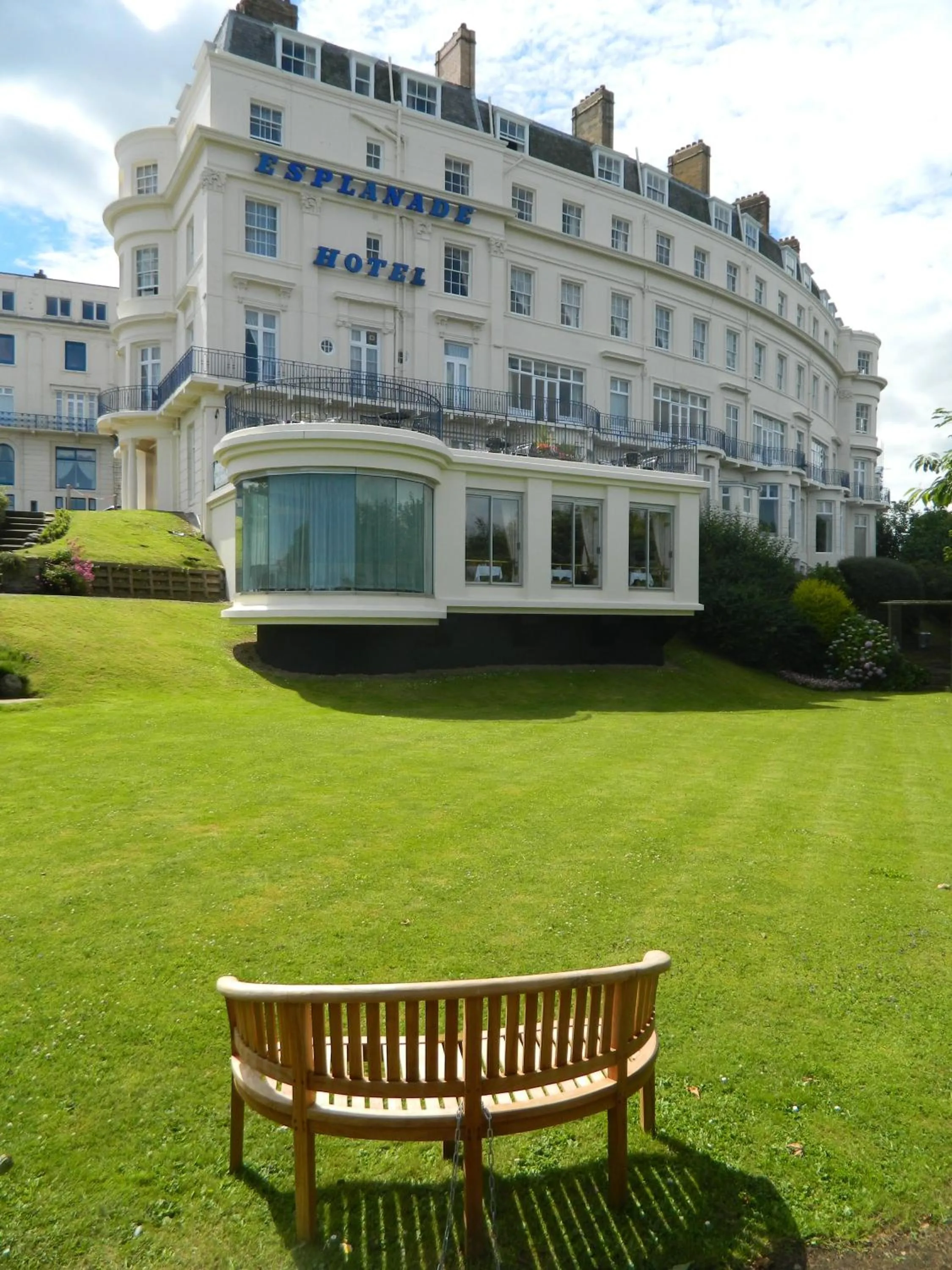 Communal lounge/ TV room in The Esplanade Hotel