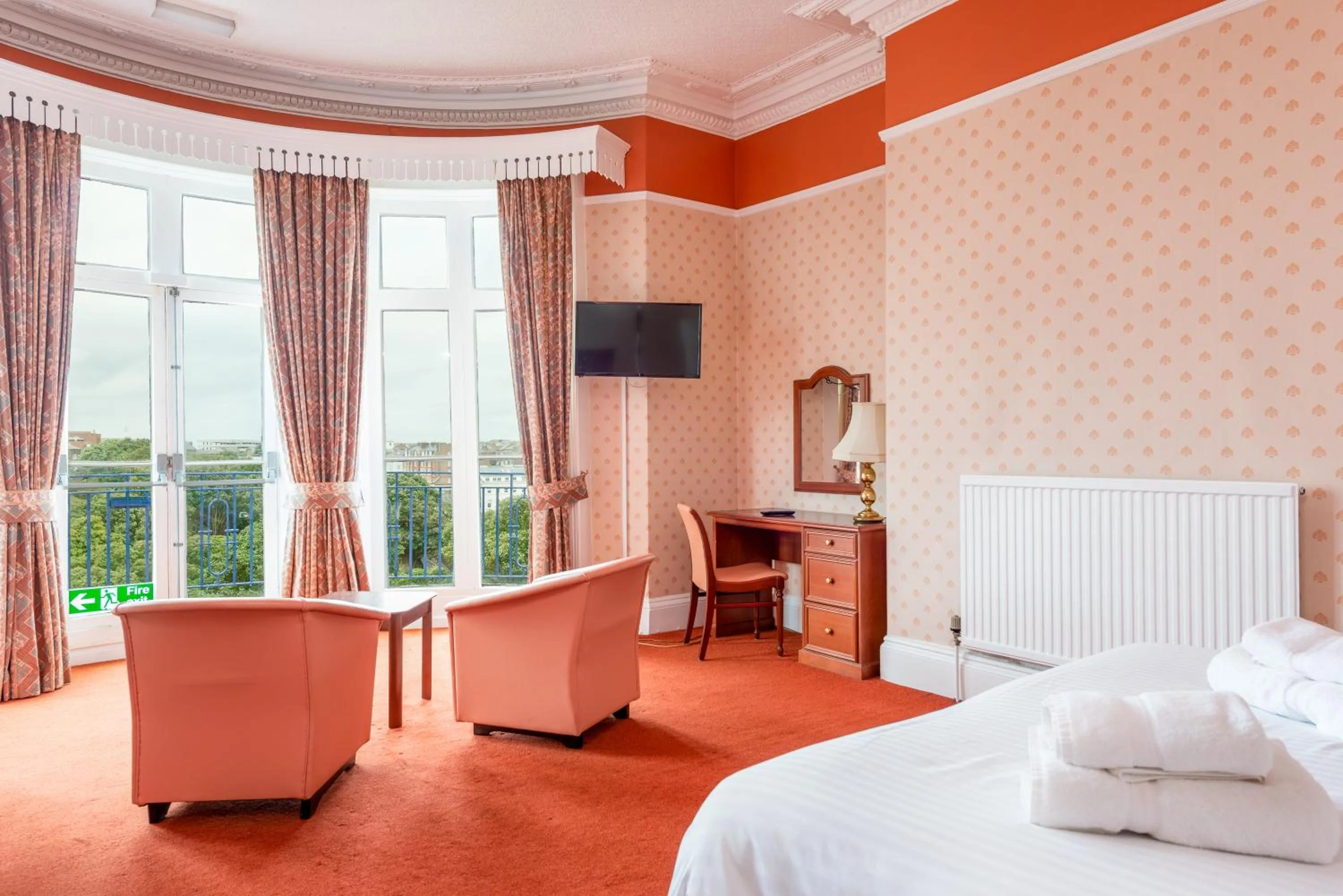 View (from property/room), Bed in The Esplanade Hotel