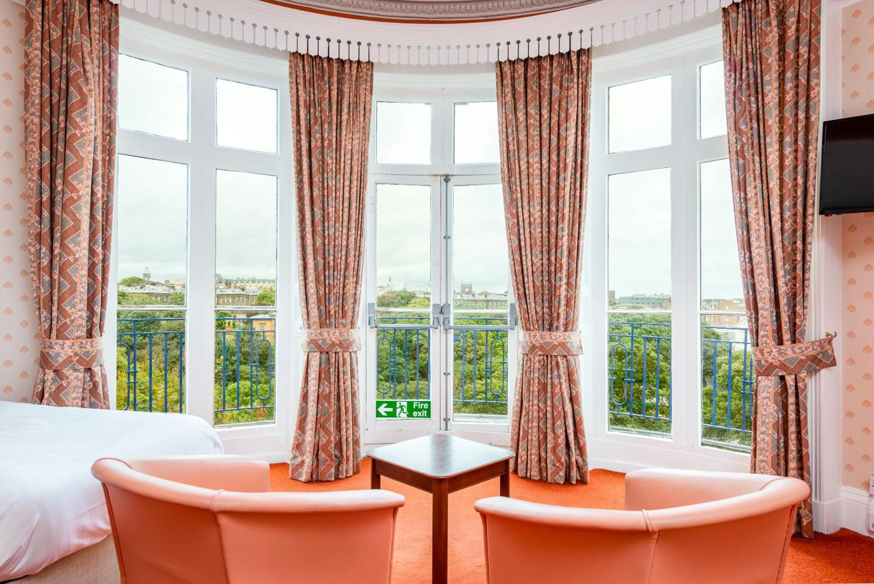 View (from property/room), Bed in The Esplanade Hotel