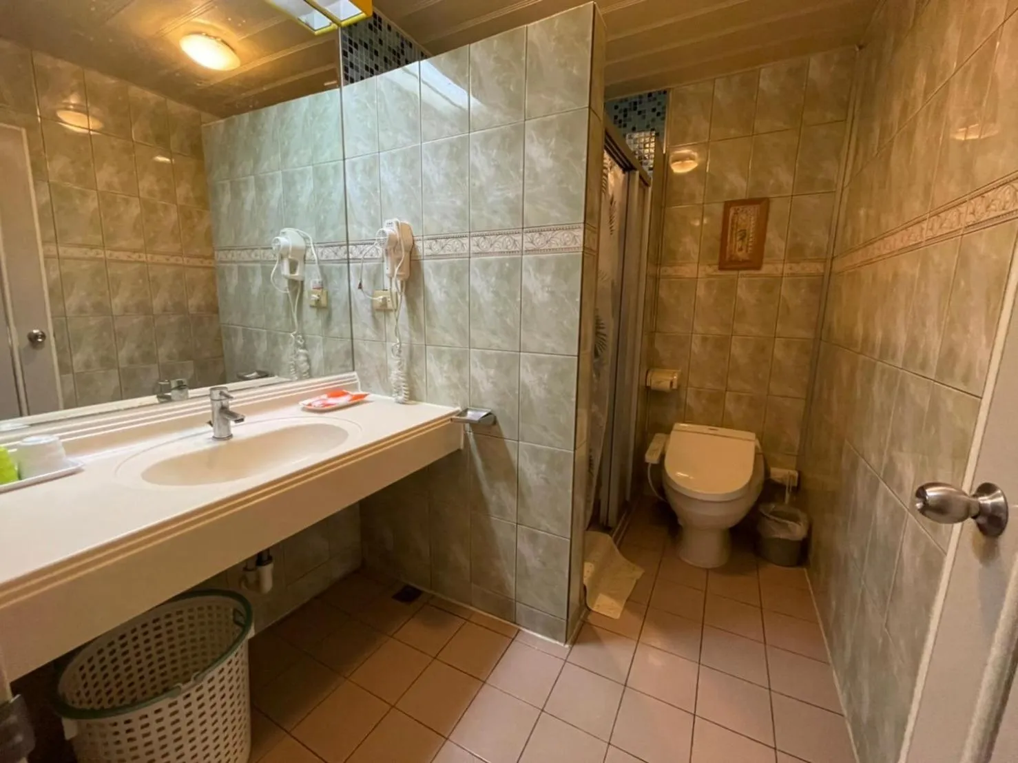 Toilet in Wenpin Hotel - Pier 2