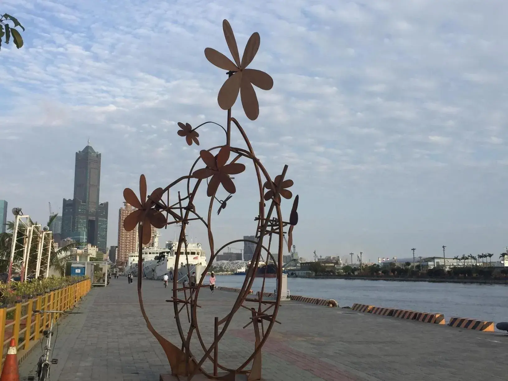 Nearby landmark in Wenpin Hotel - Pier 2