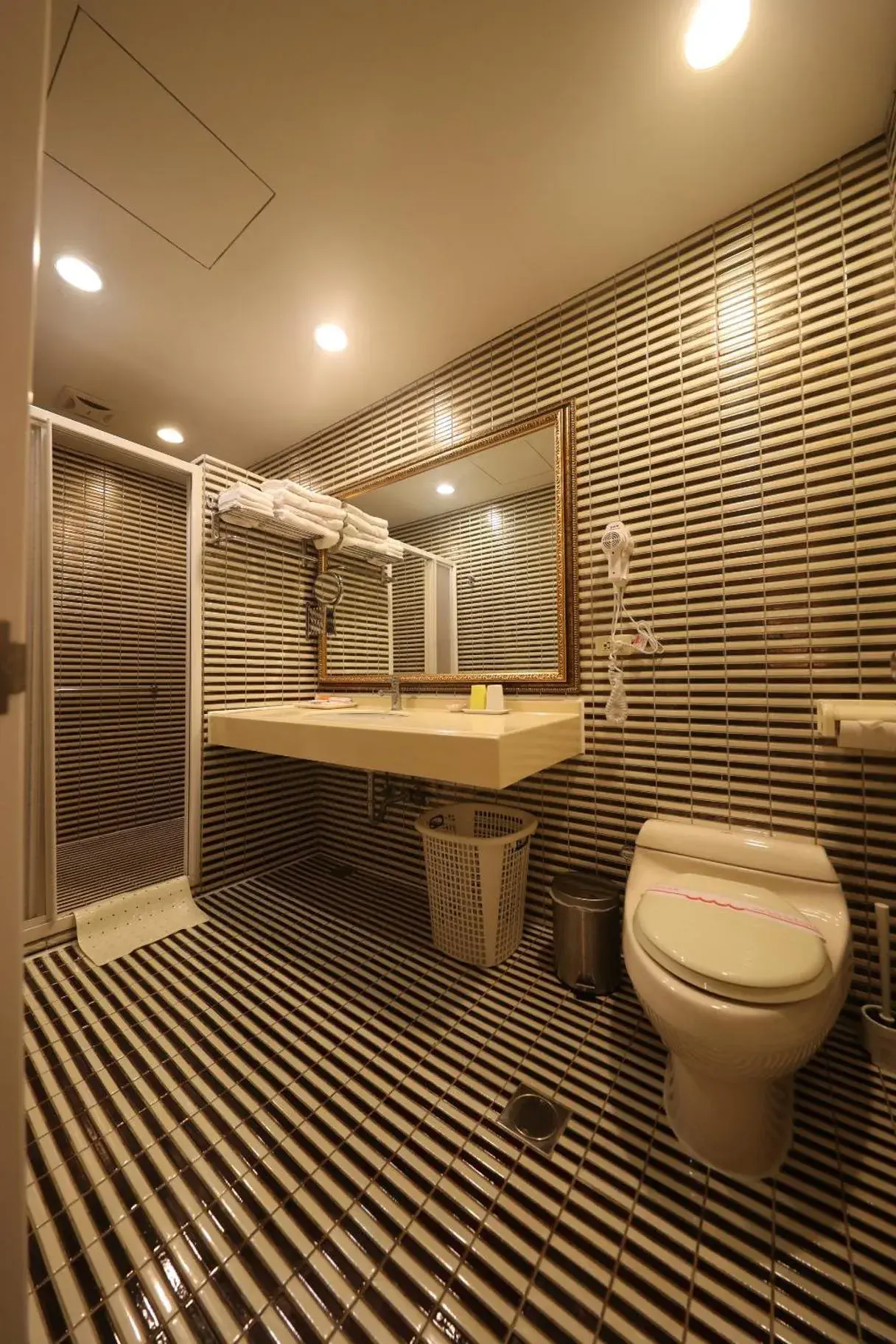 Bathroom in Wenpin Hotel - Pier 2