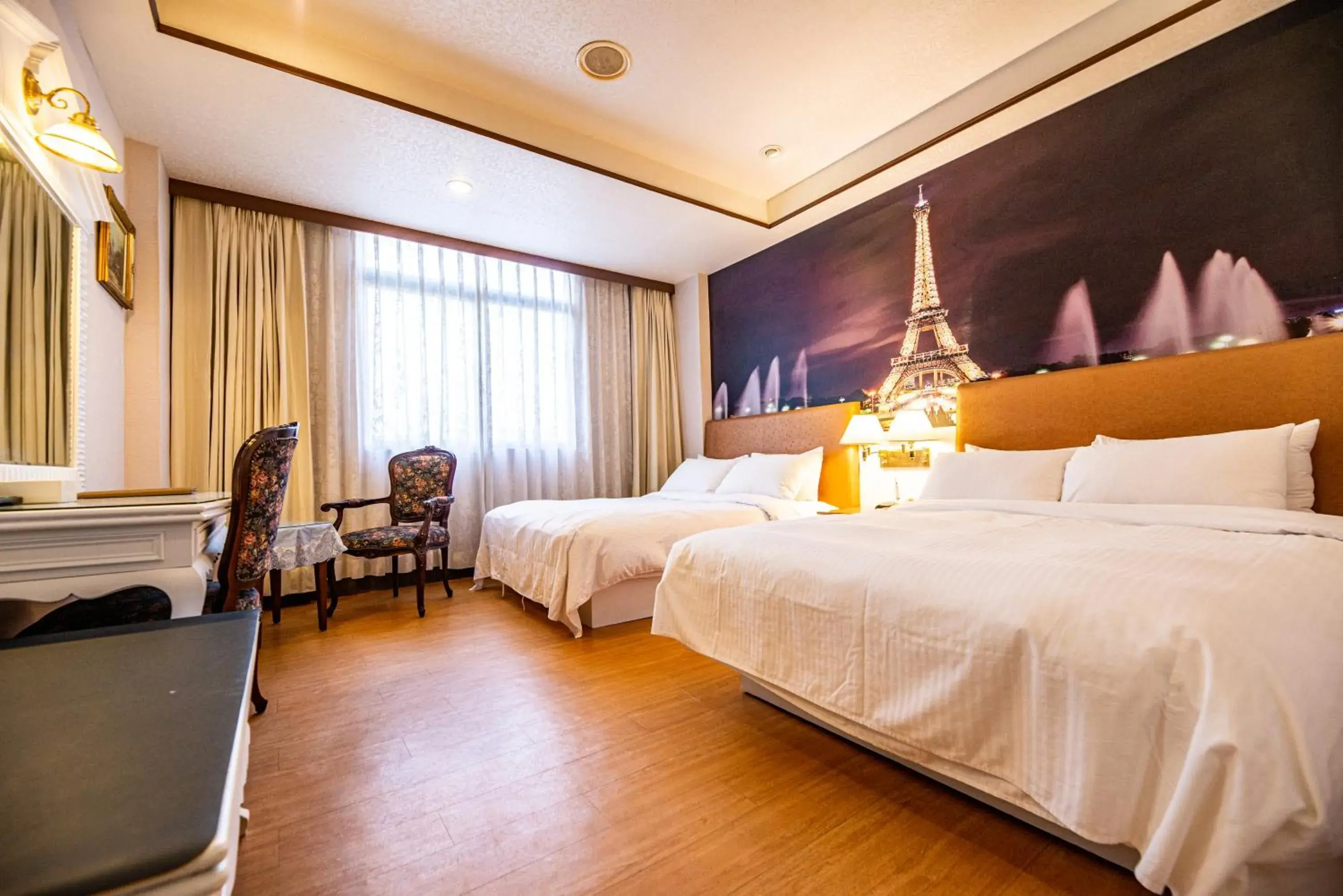 Photo of the whole room, Bed in Wenpin Hotel - Pier 2