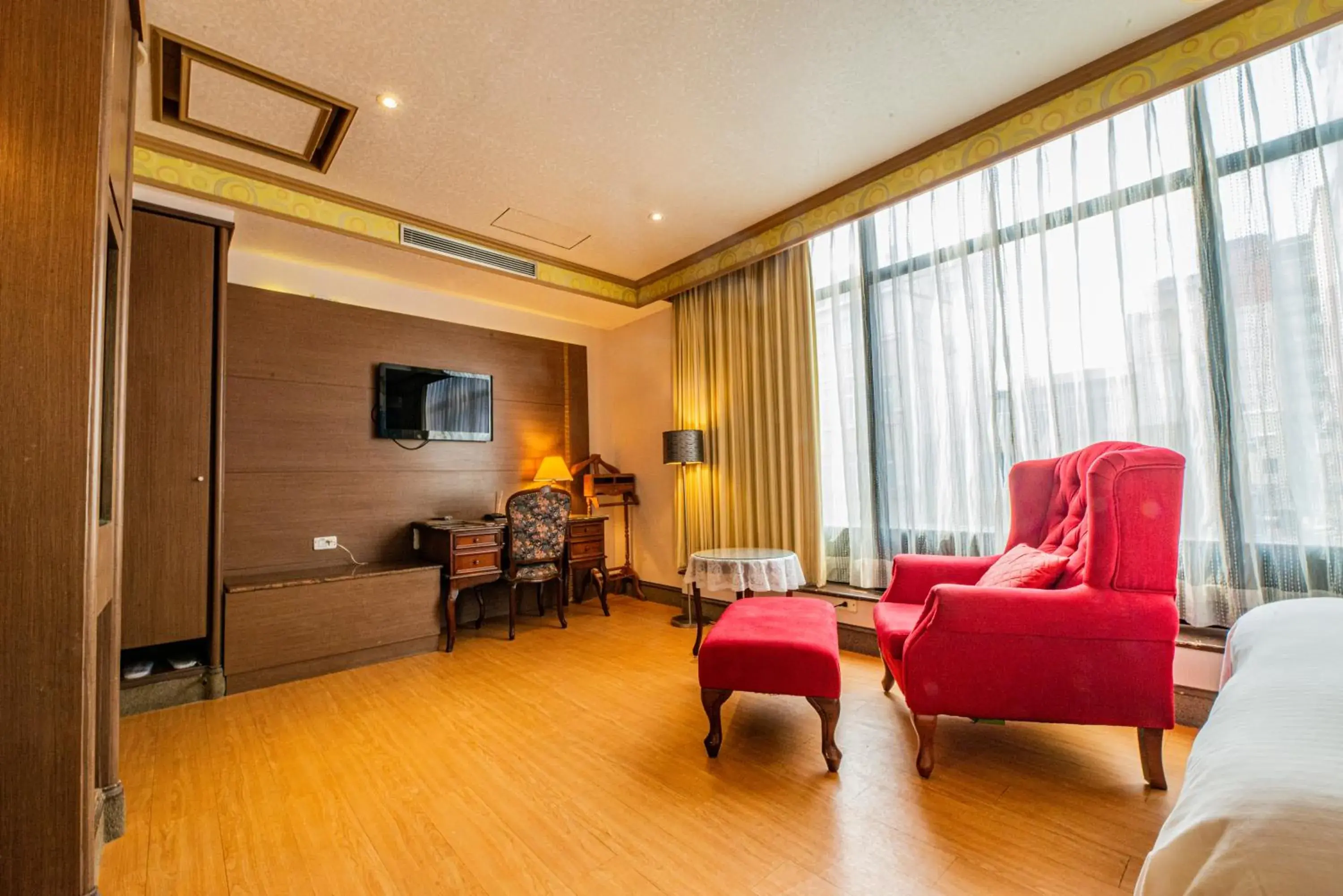 Bedroom, Seating Area in Wenpin Hotel - Pier 2