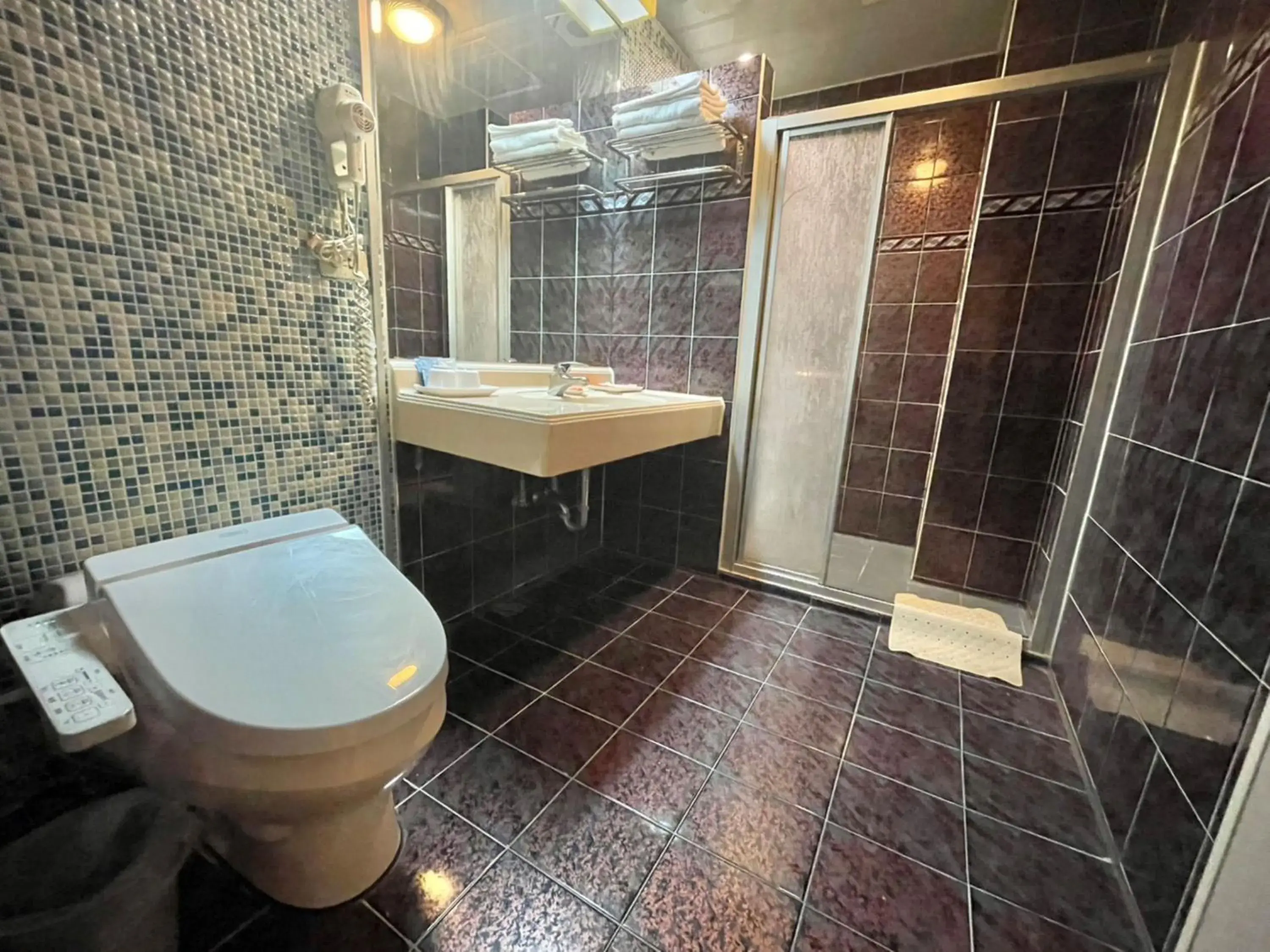 Bathroom in Wenpin Hotel - Pier 2