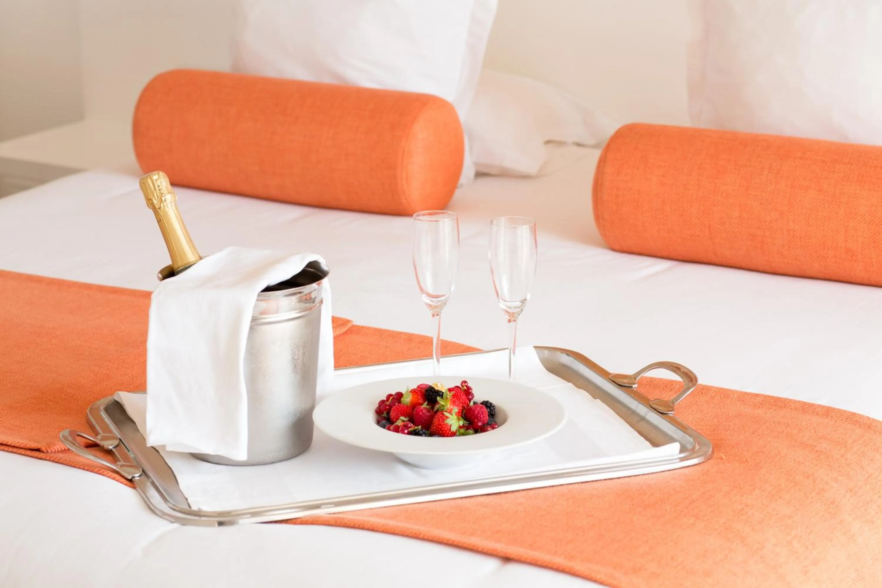 Bedroom in Hotel Restaurant La Vague de Saint Paul