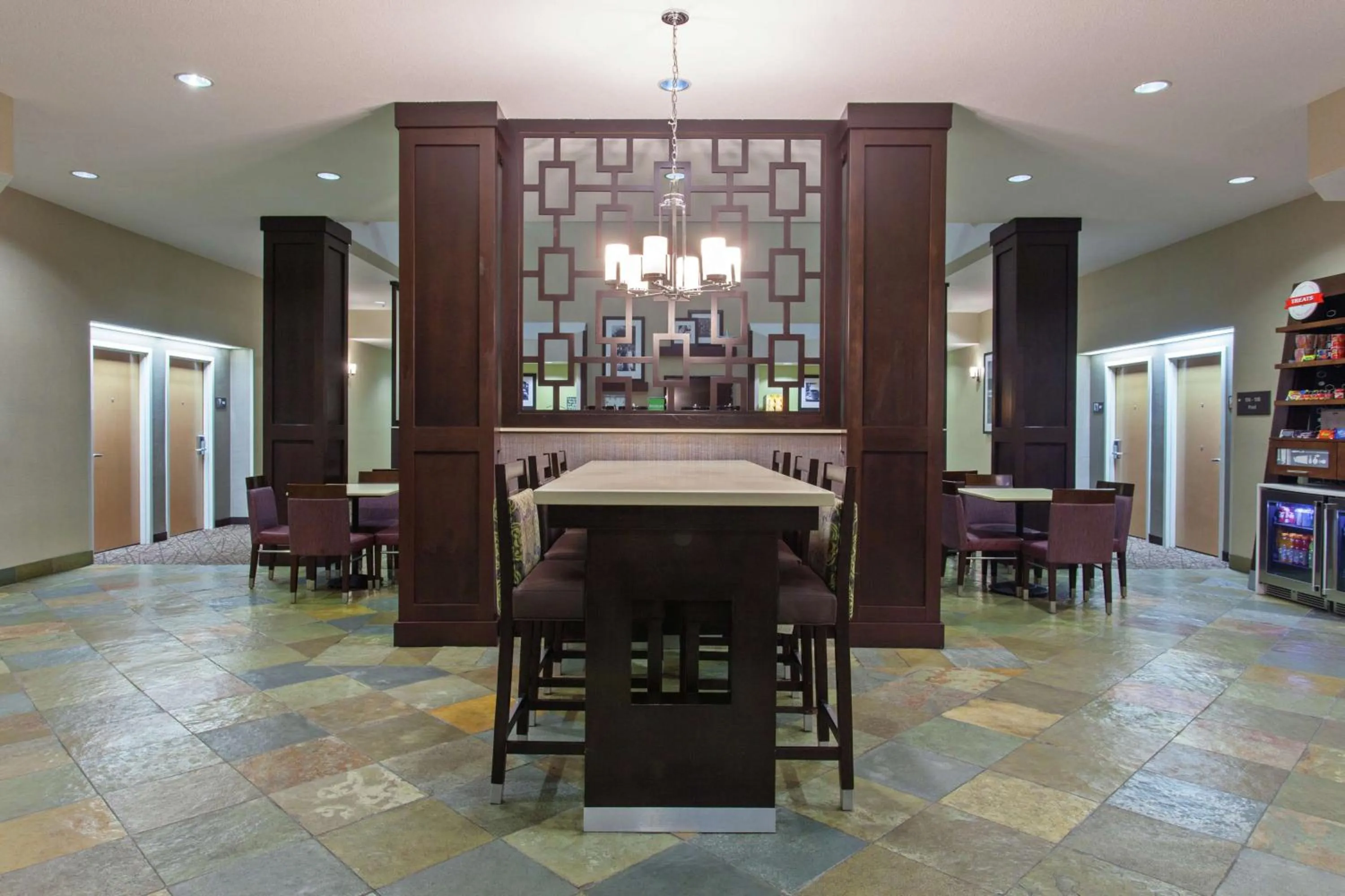 Lobby or reception in Hampton Inn Santa Cruz