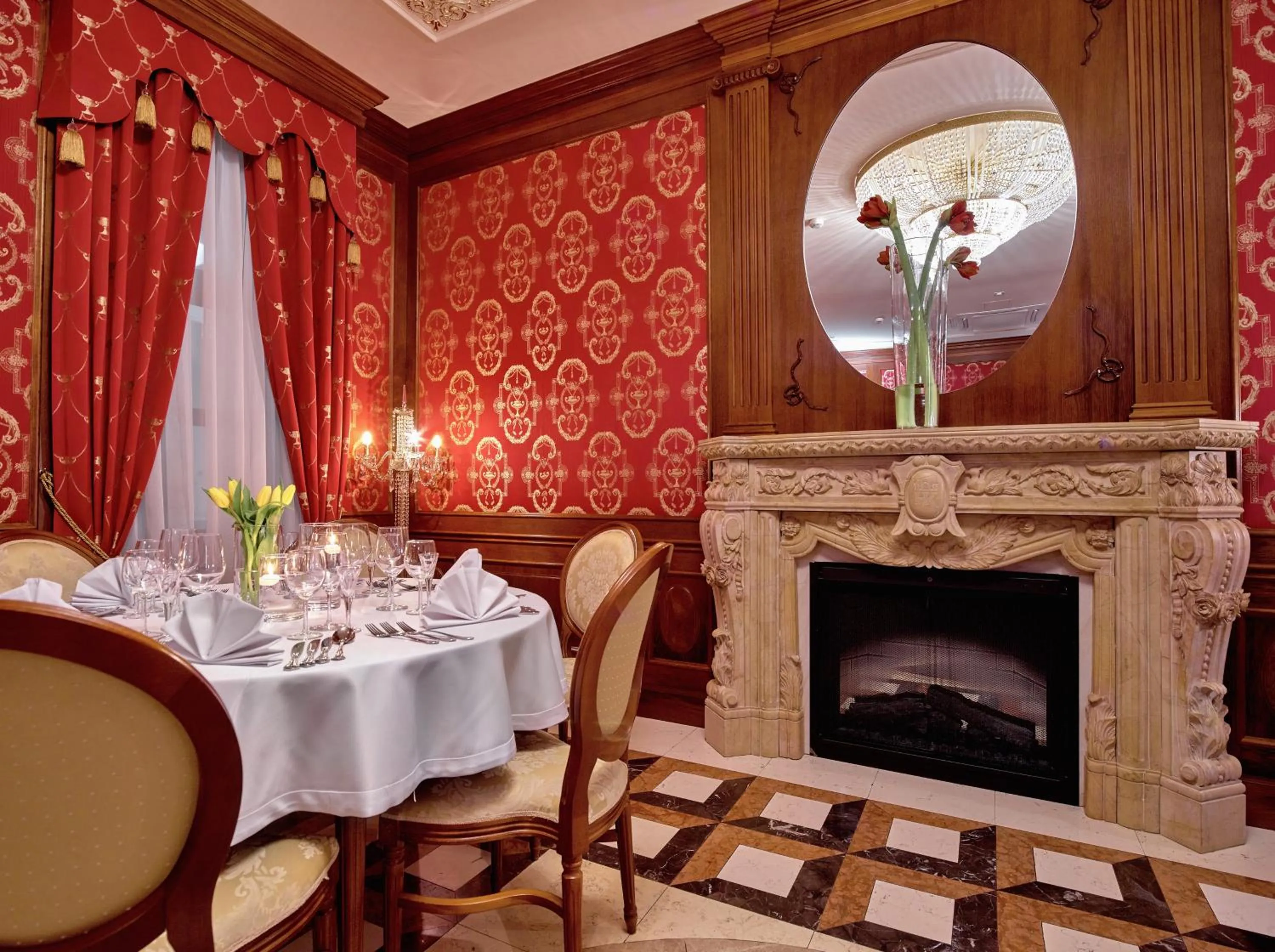 Communal lounge/ TV room in Hotel Koronny