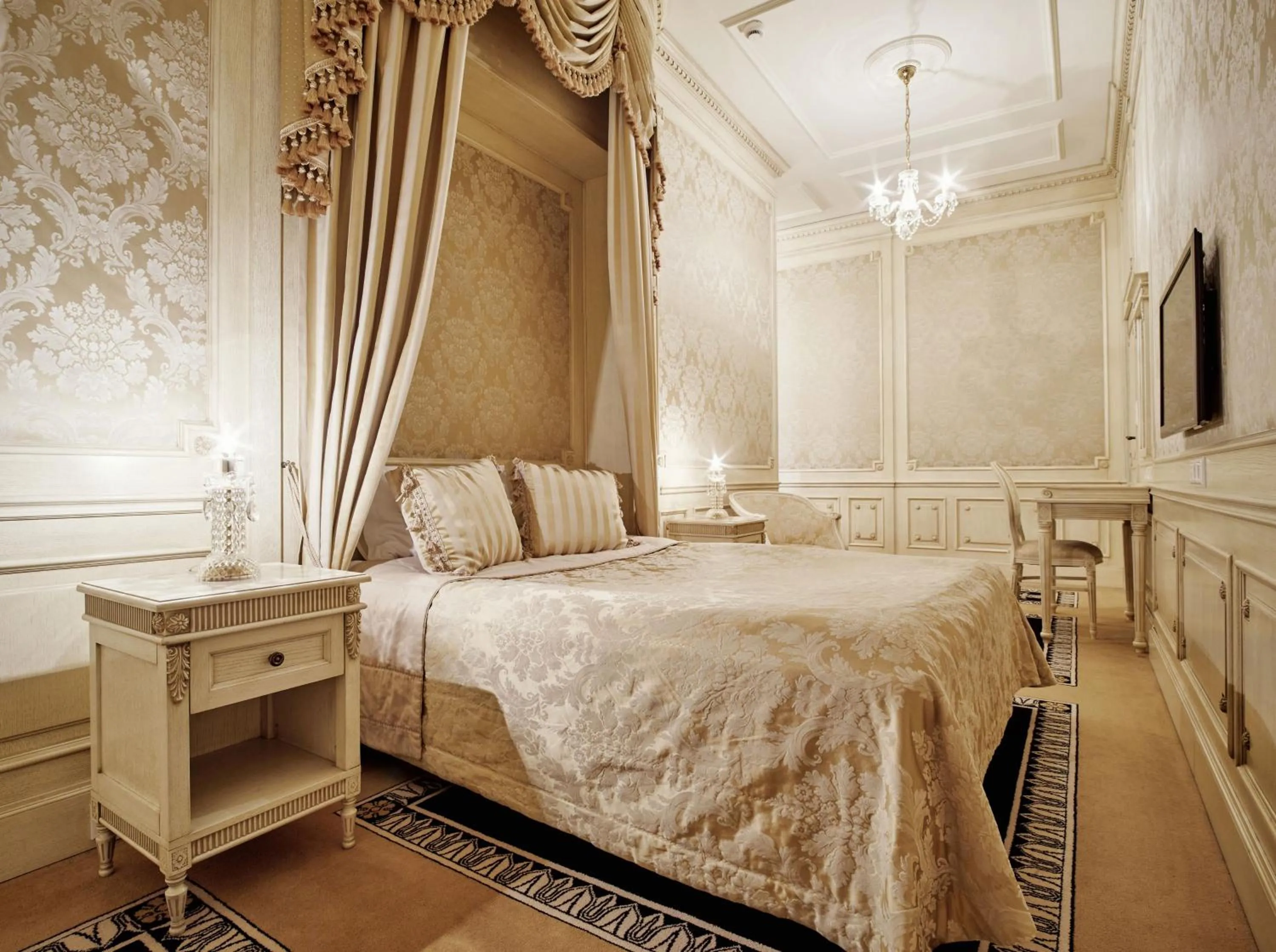 Photo of the whole room in Hotel Koronny