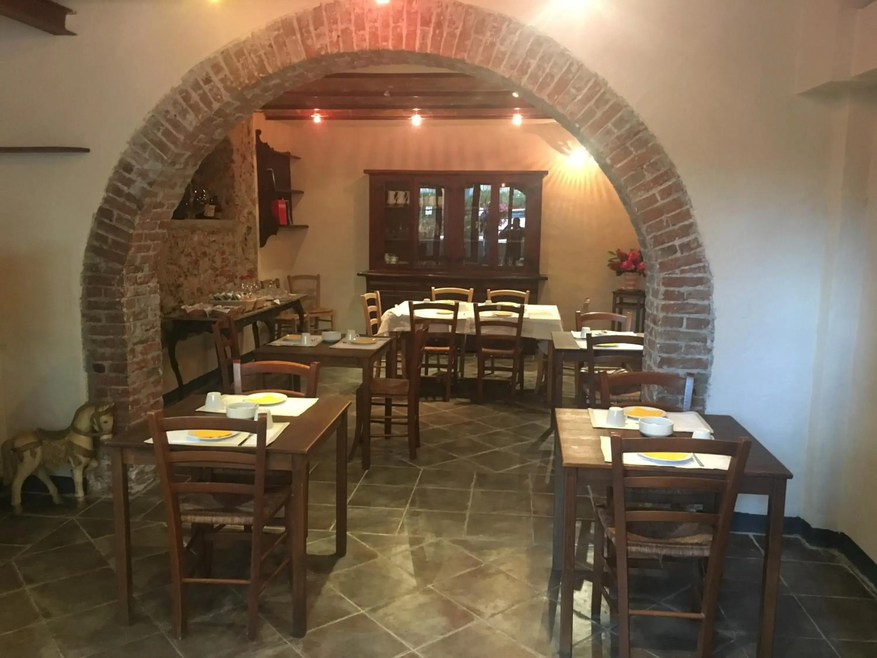 Triple Room in Albergo La Villetta Triple Room in Albergo La Villetta