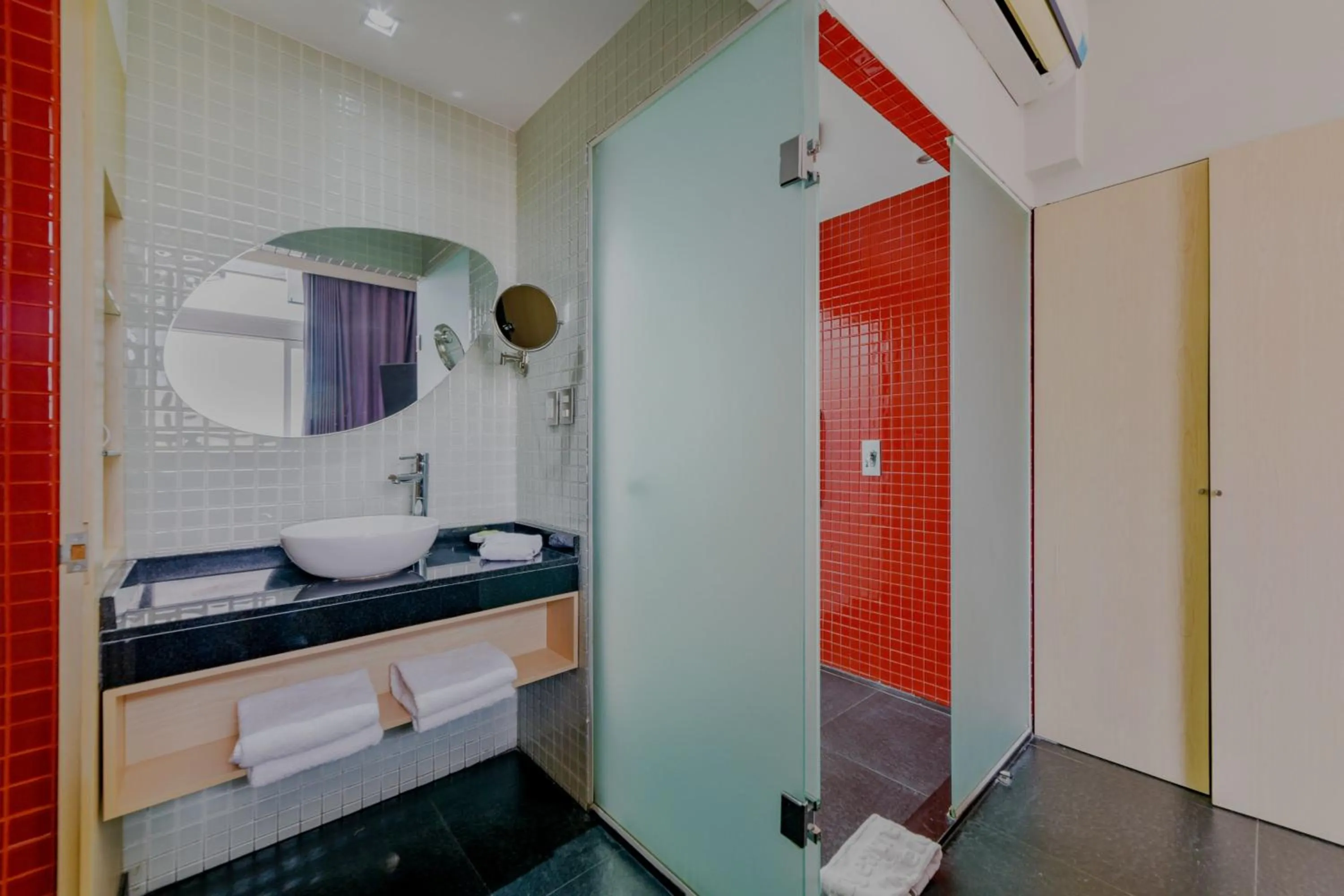 Bathroom, Bed in City Express by Marriott Ciudad de México Alameda