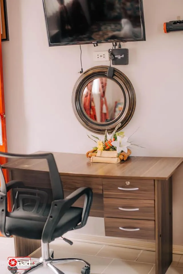 Ashley and Bill's Suites 'N Garden Hotel and Vacation Homes