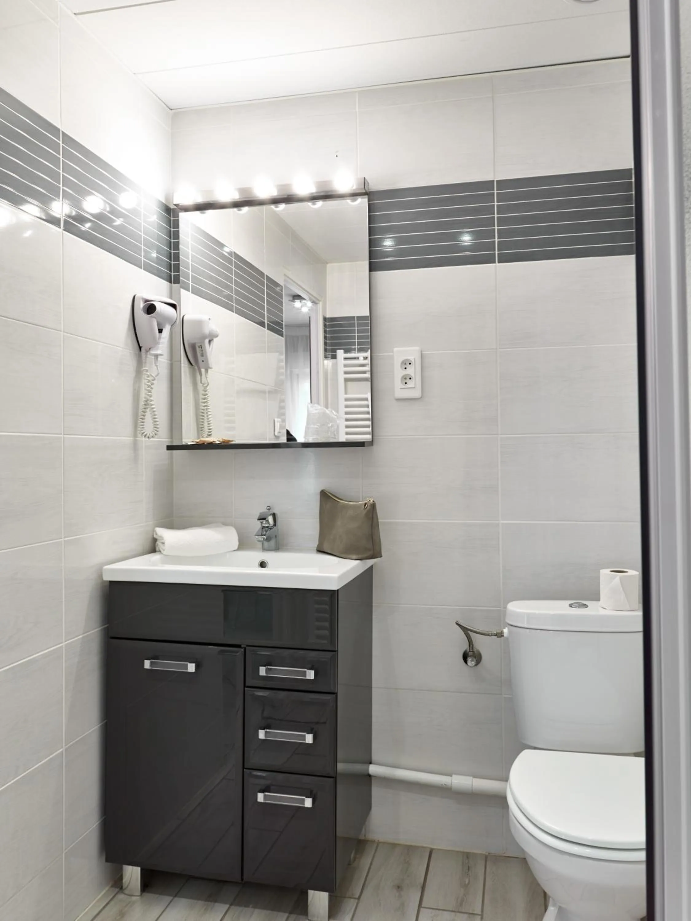 Shower in Grands Chênes du Parc