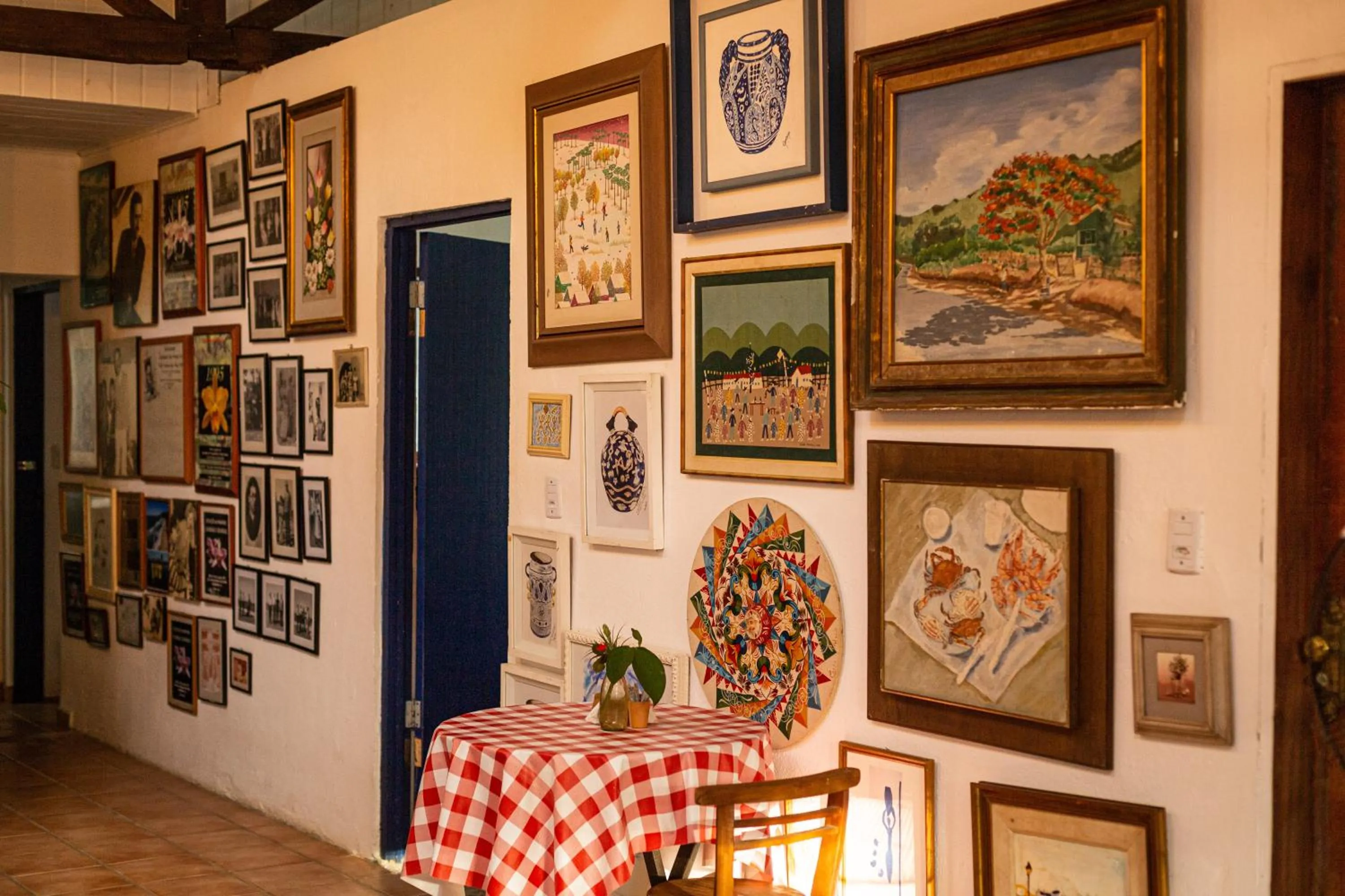 Decorative detail in Pousada Cabanas da Praia Mole