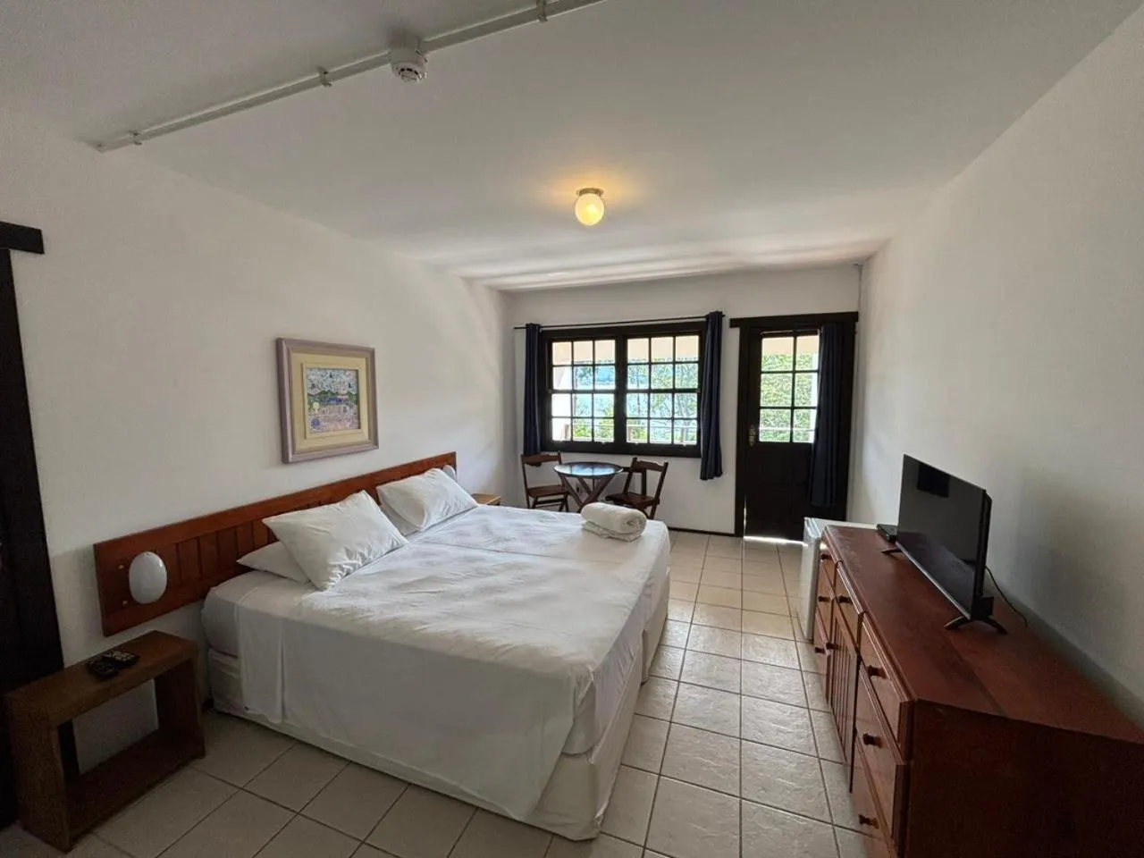 Property building, Bed in Pousada Cabanas da Praia Mole