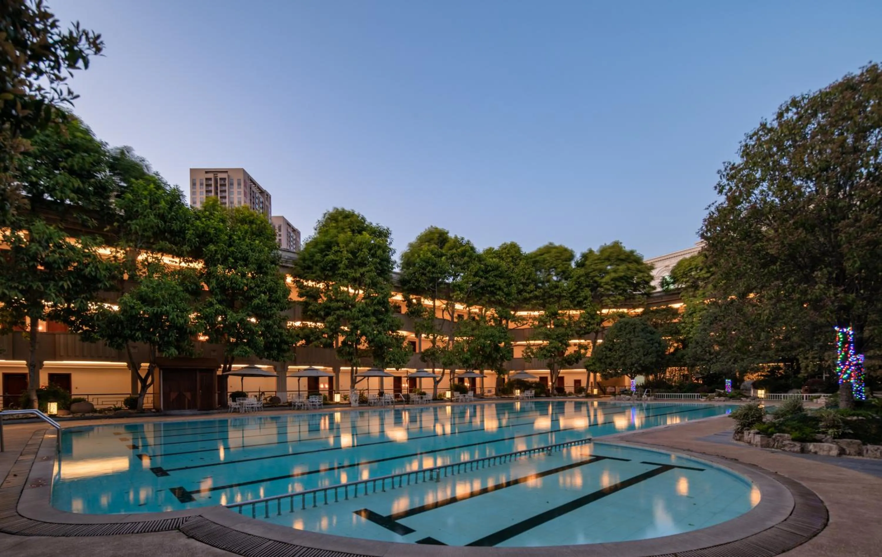 Swimming pool in Yun'an Huidu Hotel